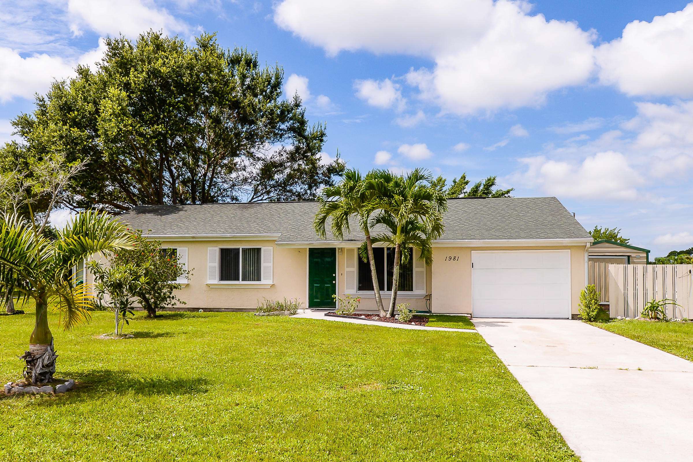 Port Saint Lucie, FL 34952,1981 SE Shelter DR