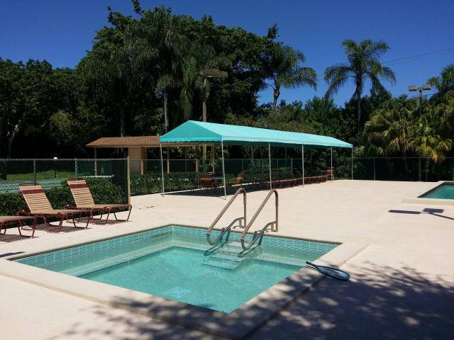 Boca Raton, FL 33496,8302 Springlake DR