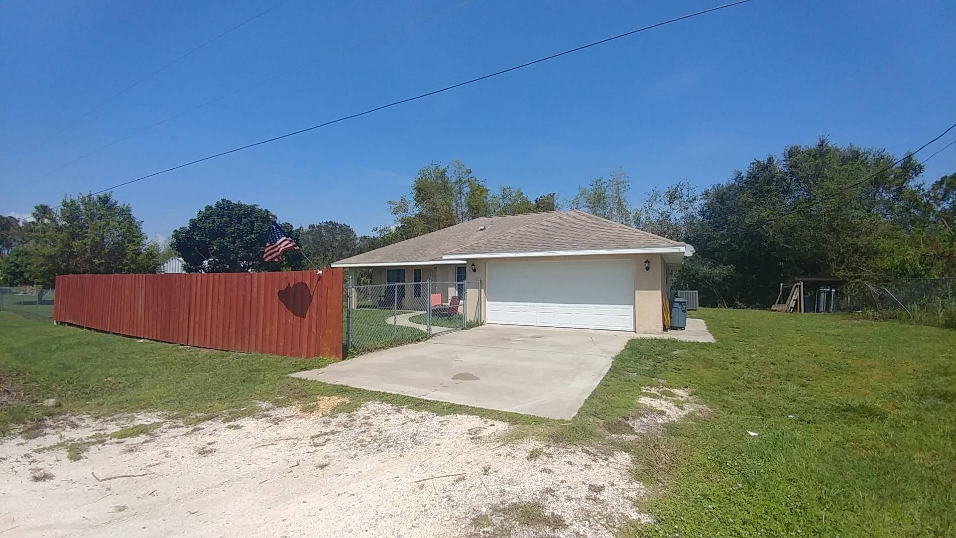 Okeechobee, FL 34974,9107 SE 64th DR