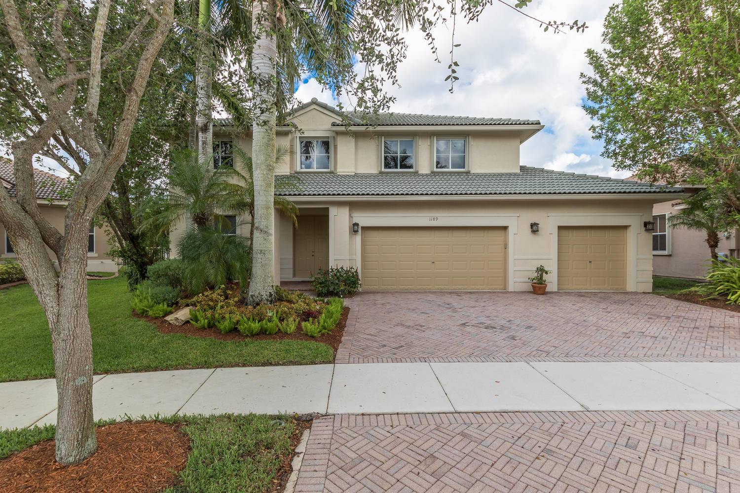 Weston, FL 33327,1189 Skylark DR