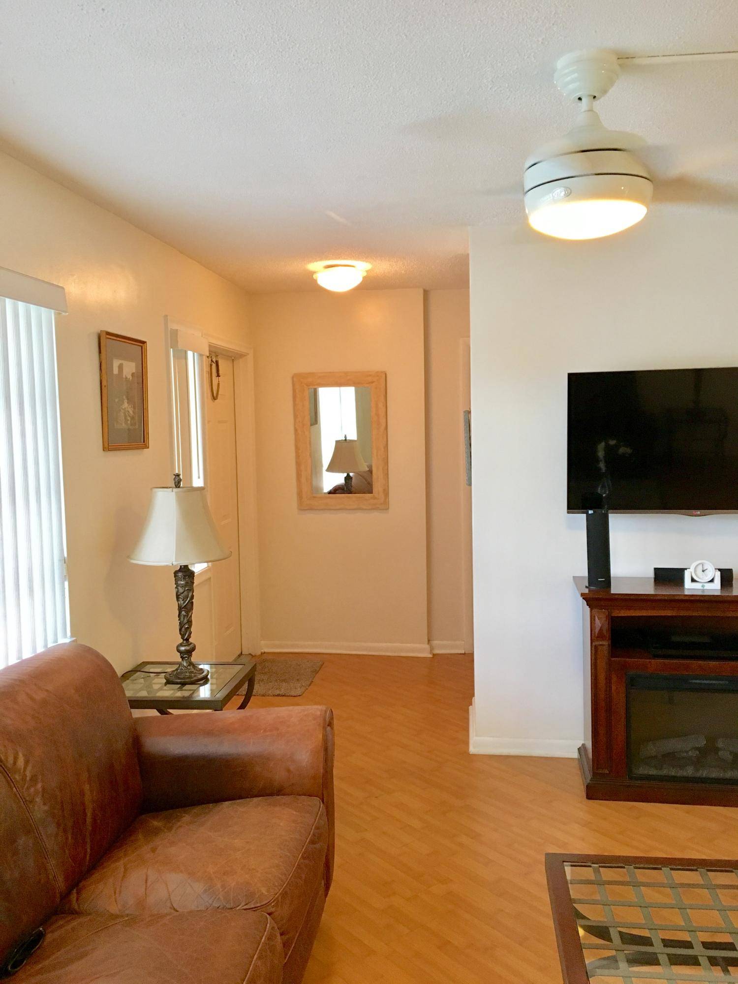 Lake Worth, FL 33460,302 N L ST #2