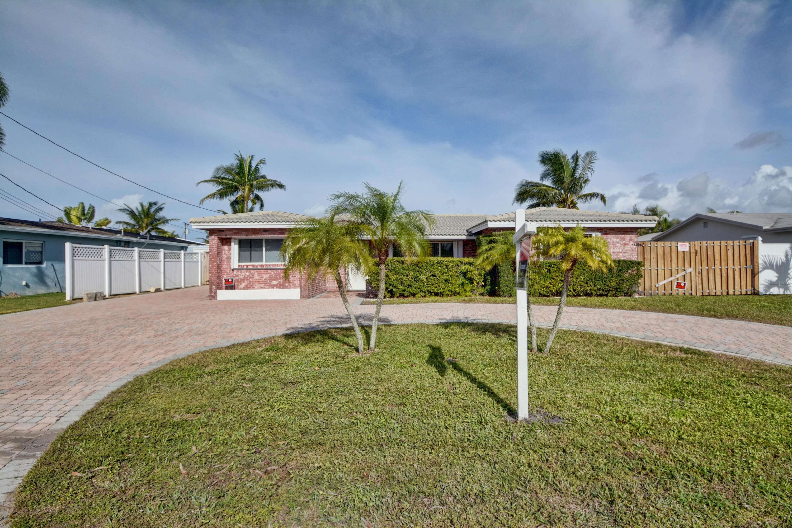 Pompano Beach, FL 33060,401 SW 18th CT