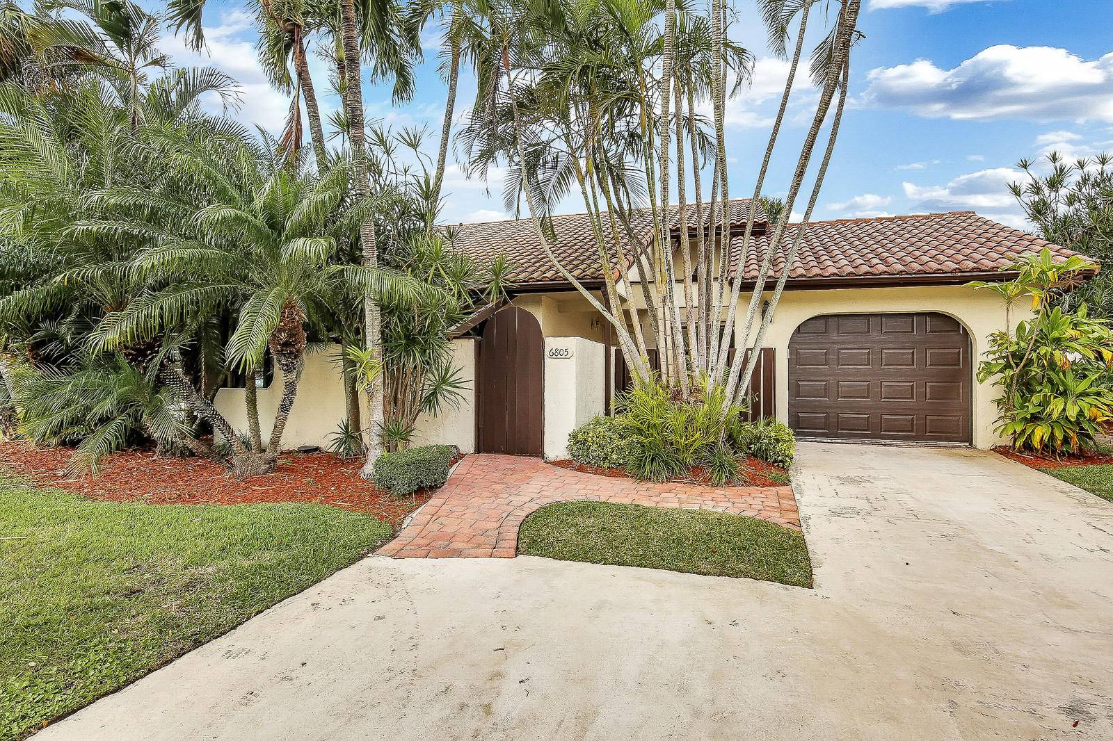 Boca Raton, FL 33433,6805 Tiburon CIR