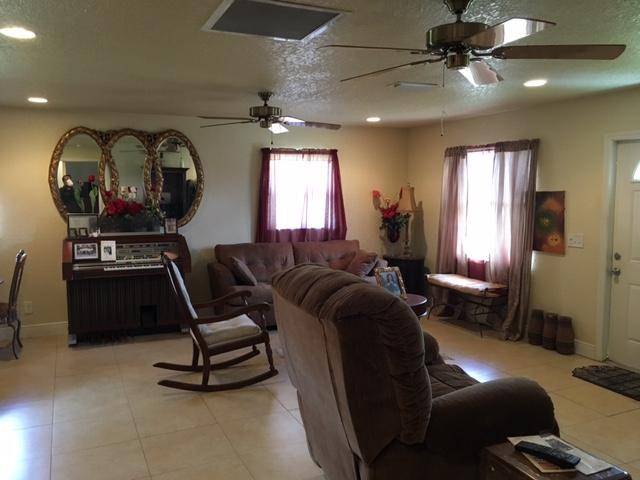 Pahokee, FL 33476,319 Seminole CT