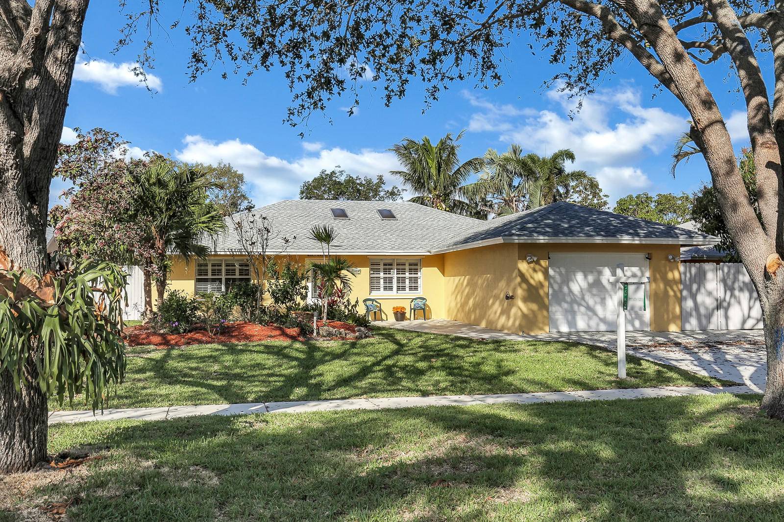 Lantana, FL 33462,7455 Sunny Hills TER