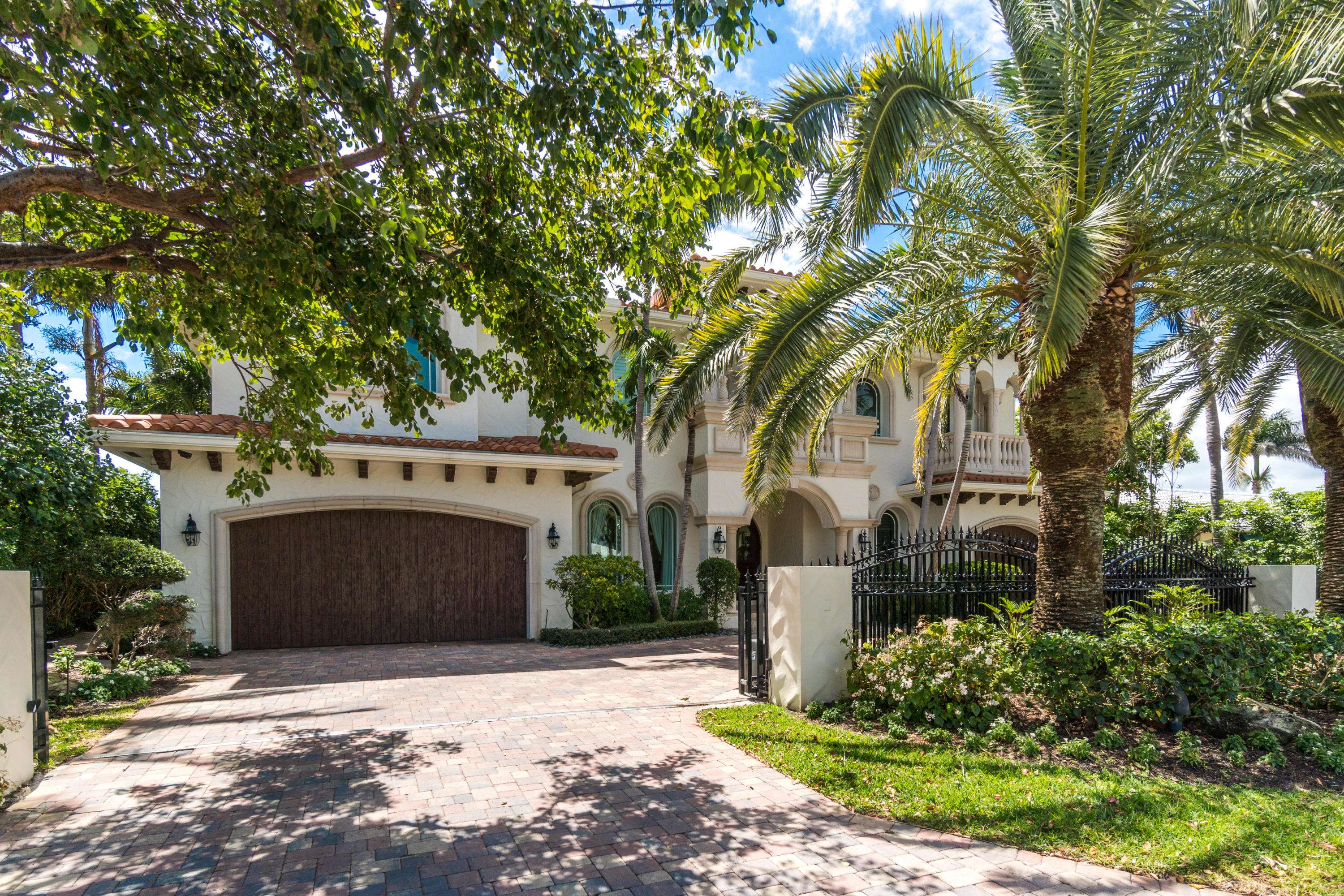 Boca Raton, FL 33487,864 Berkeley ST