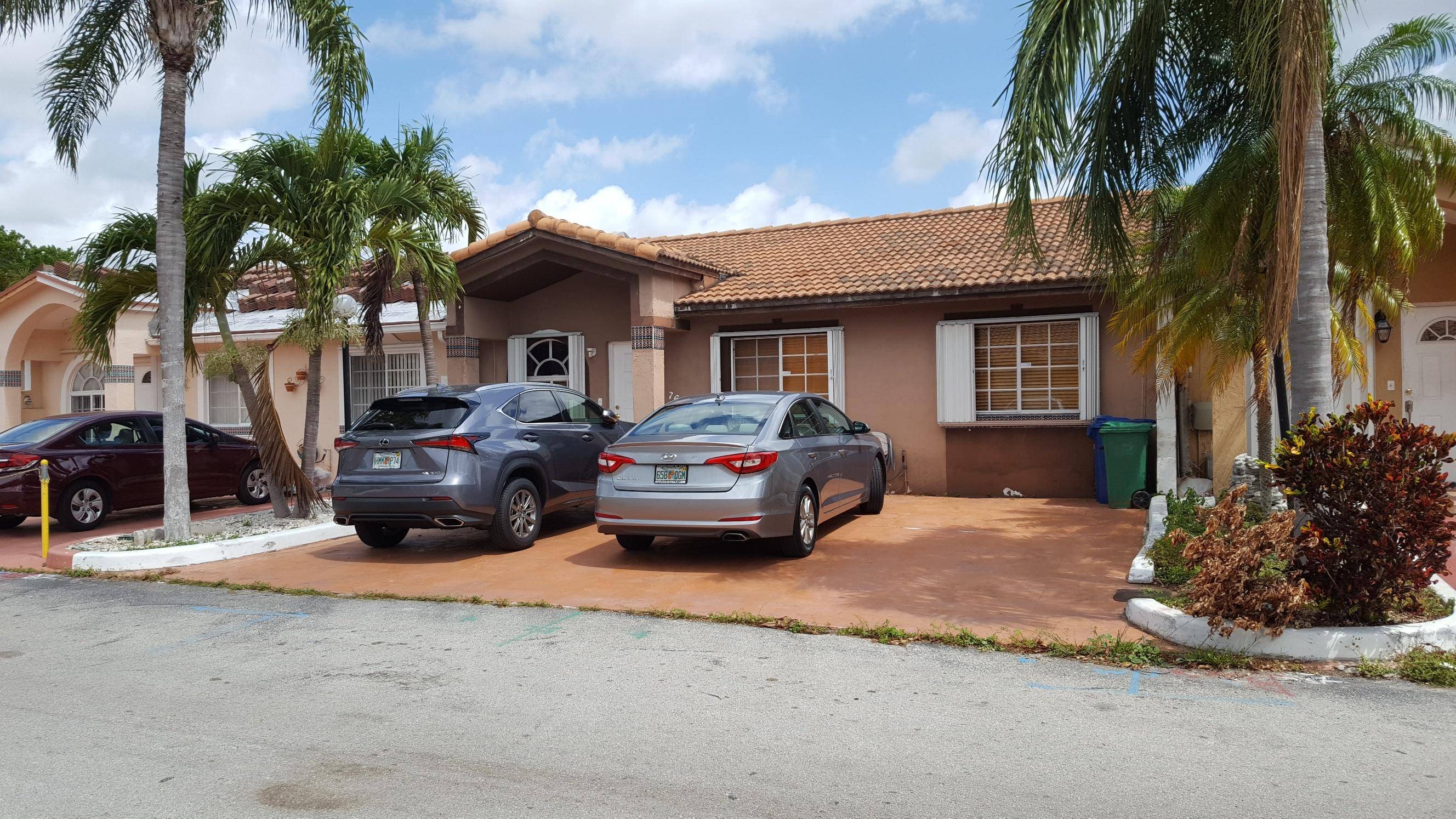 Hialeah, FL 33015,7677 NW 180th TER