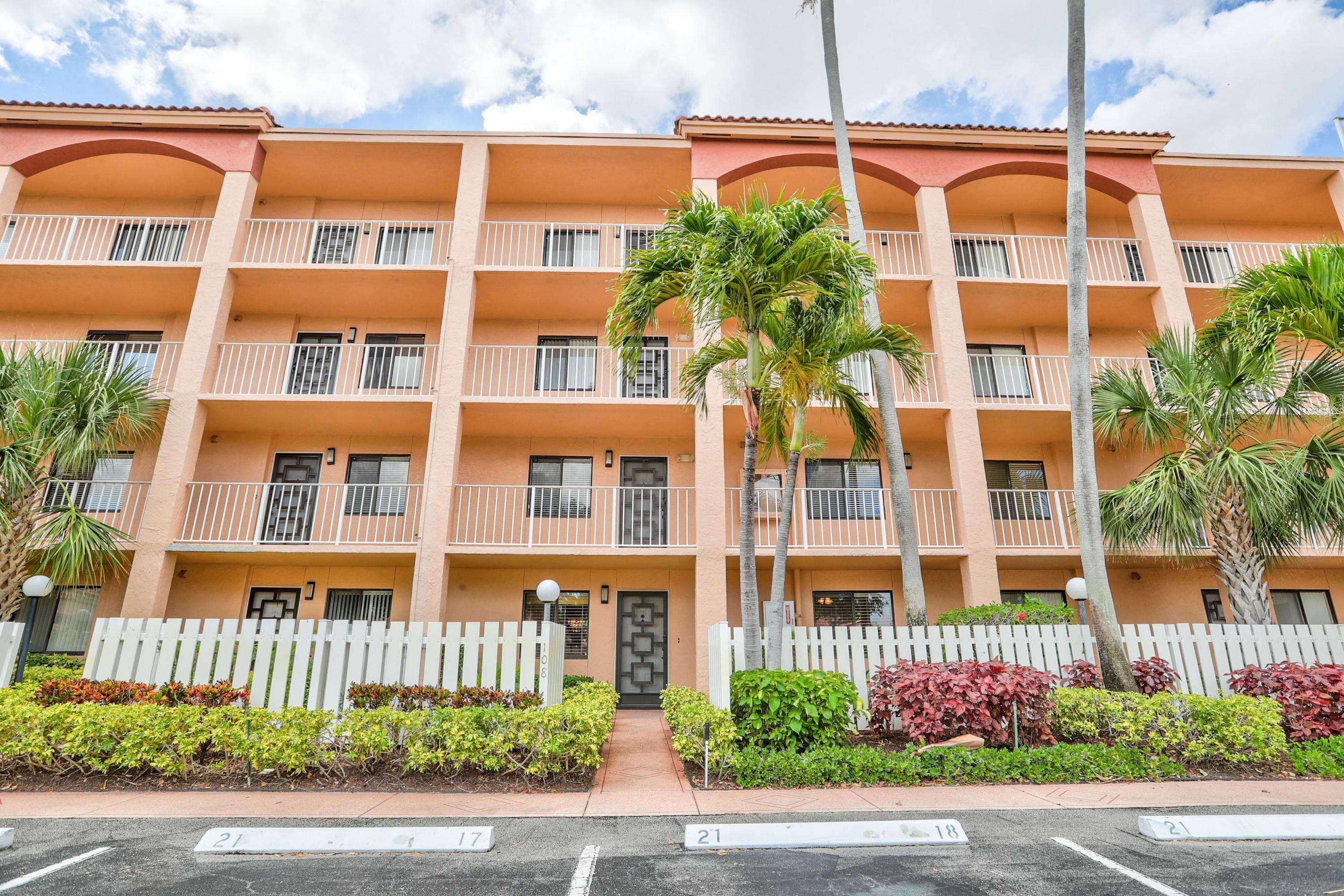 Delray Beach, FL 33484,6241 Pointe Regal CIR 108