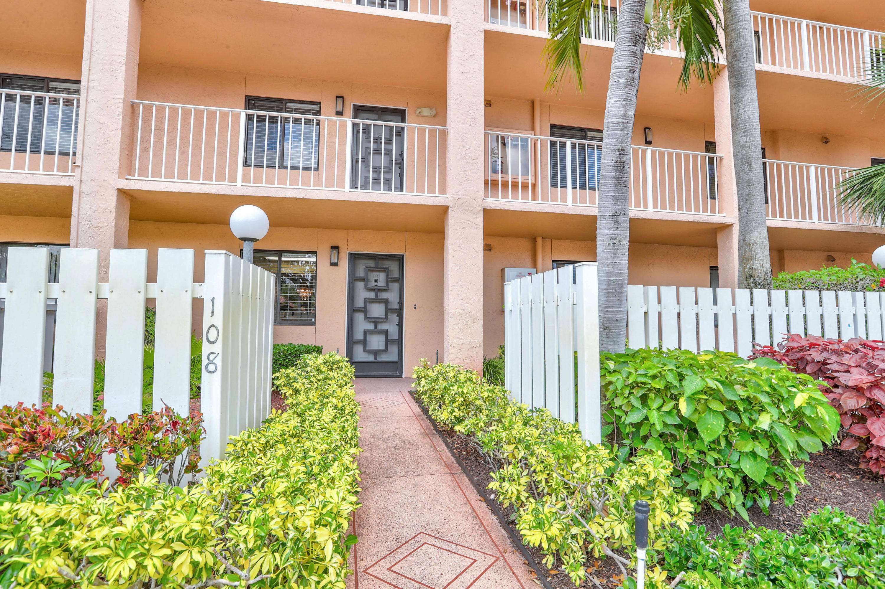 Delray Beach, FL 33484,6241 Pointe Regal CIR 108