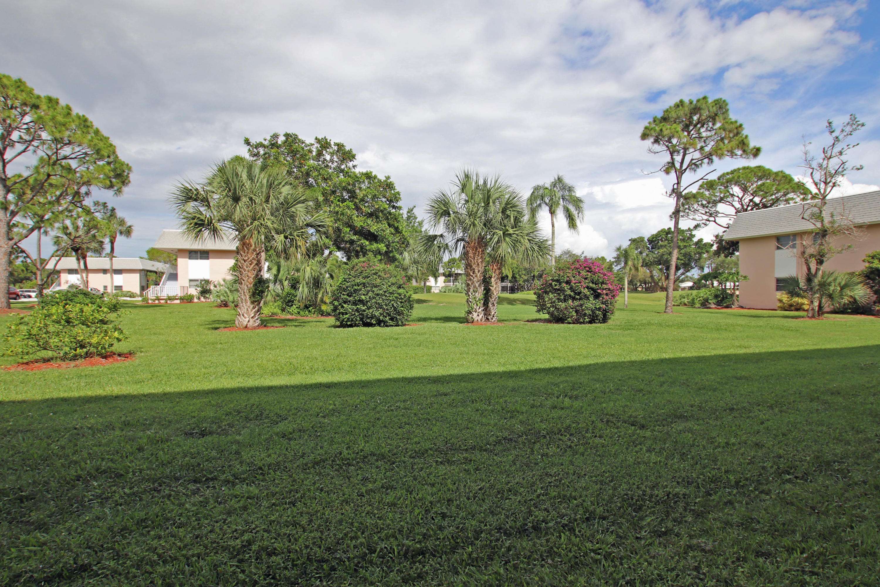 Tequesta, FL 33469,18081 SE Country Club DR 283