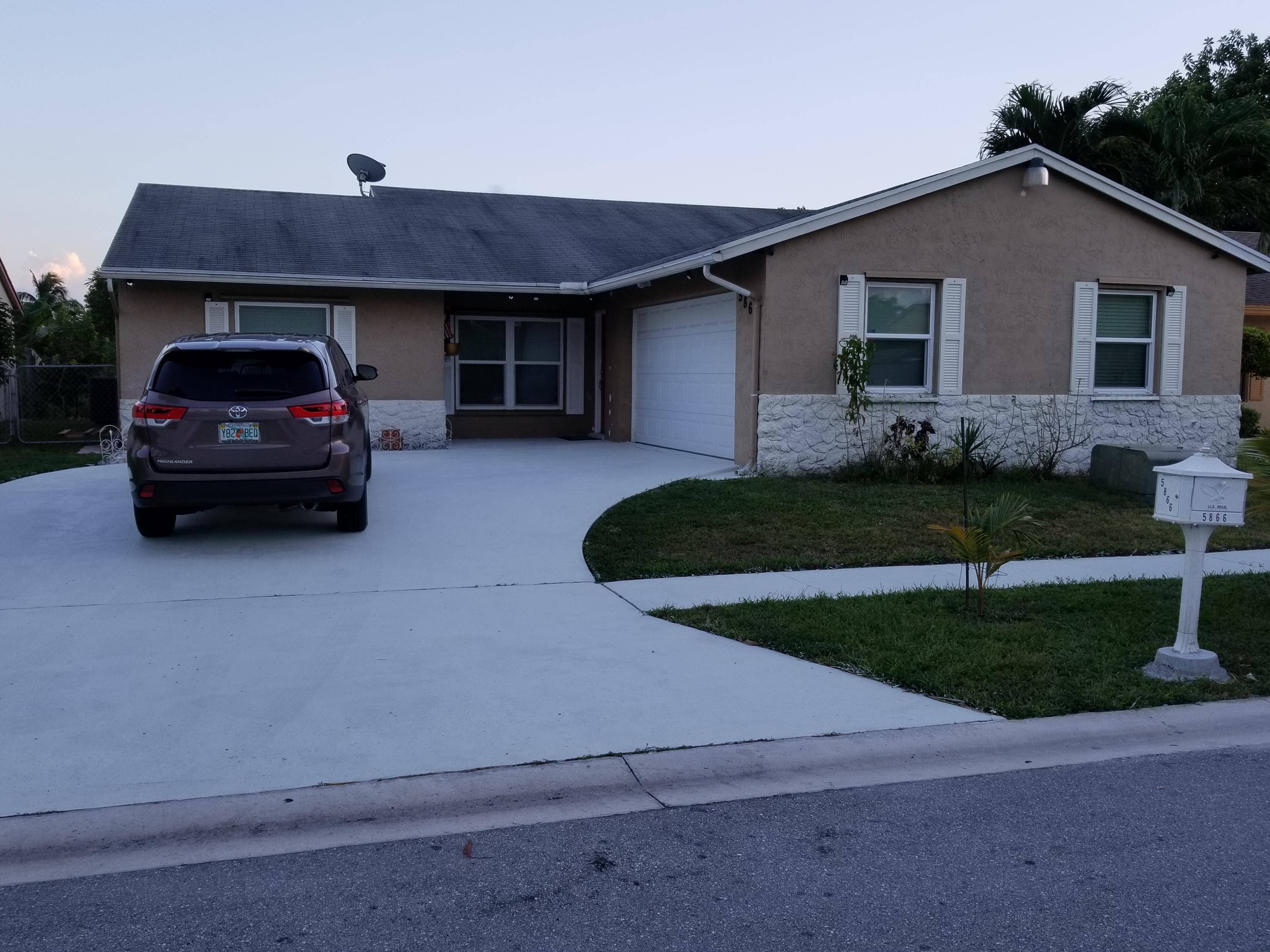 Lake Worth, FL 33463,5866 W Lincoln CIR