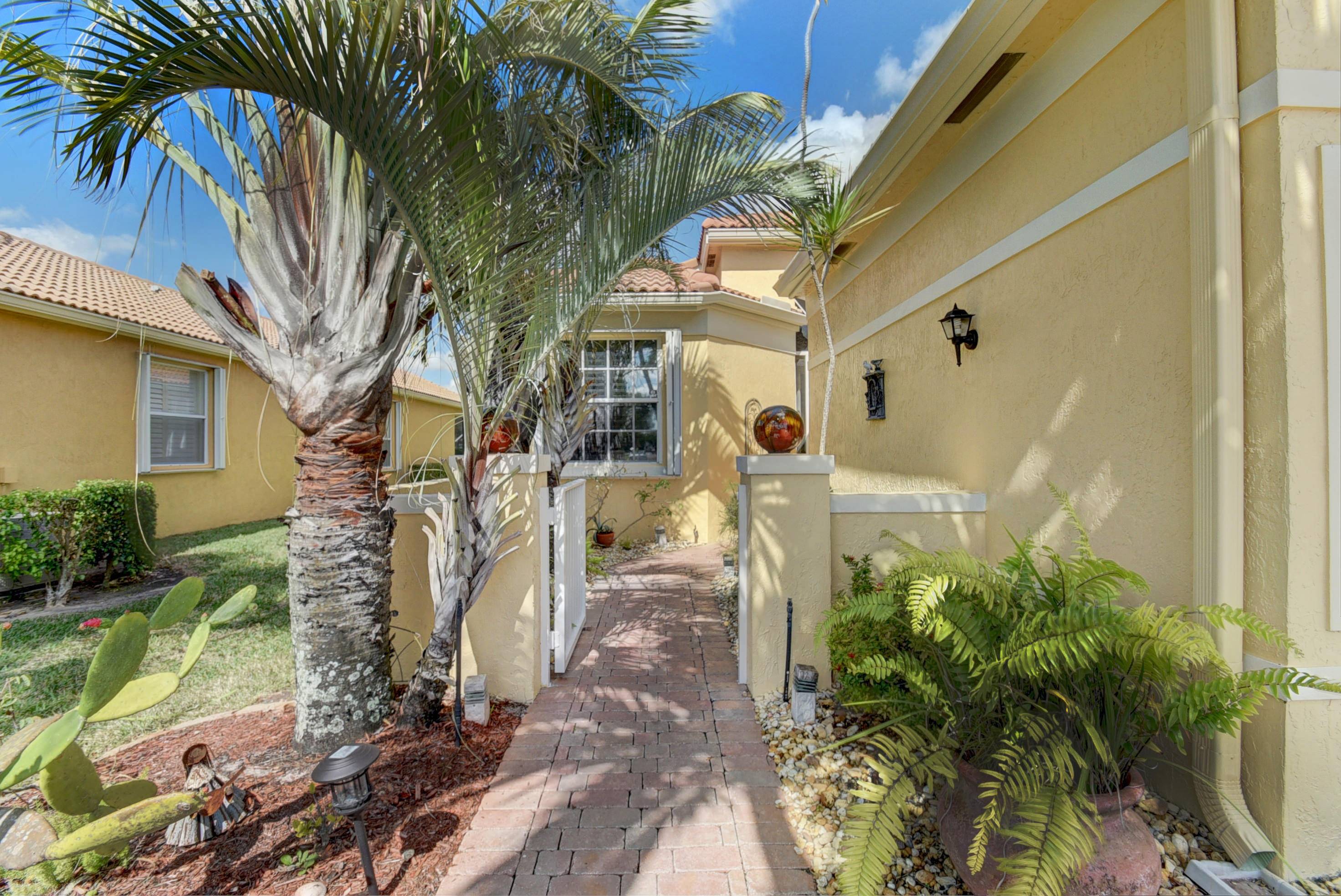 Delray Beach, FL 33446,15542 Fiorenza CIR