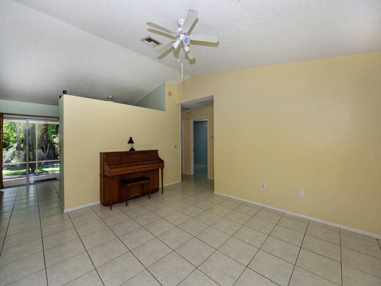 Loxahatchee Groves, FL 33470,14738 Paradise TRL