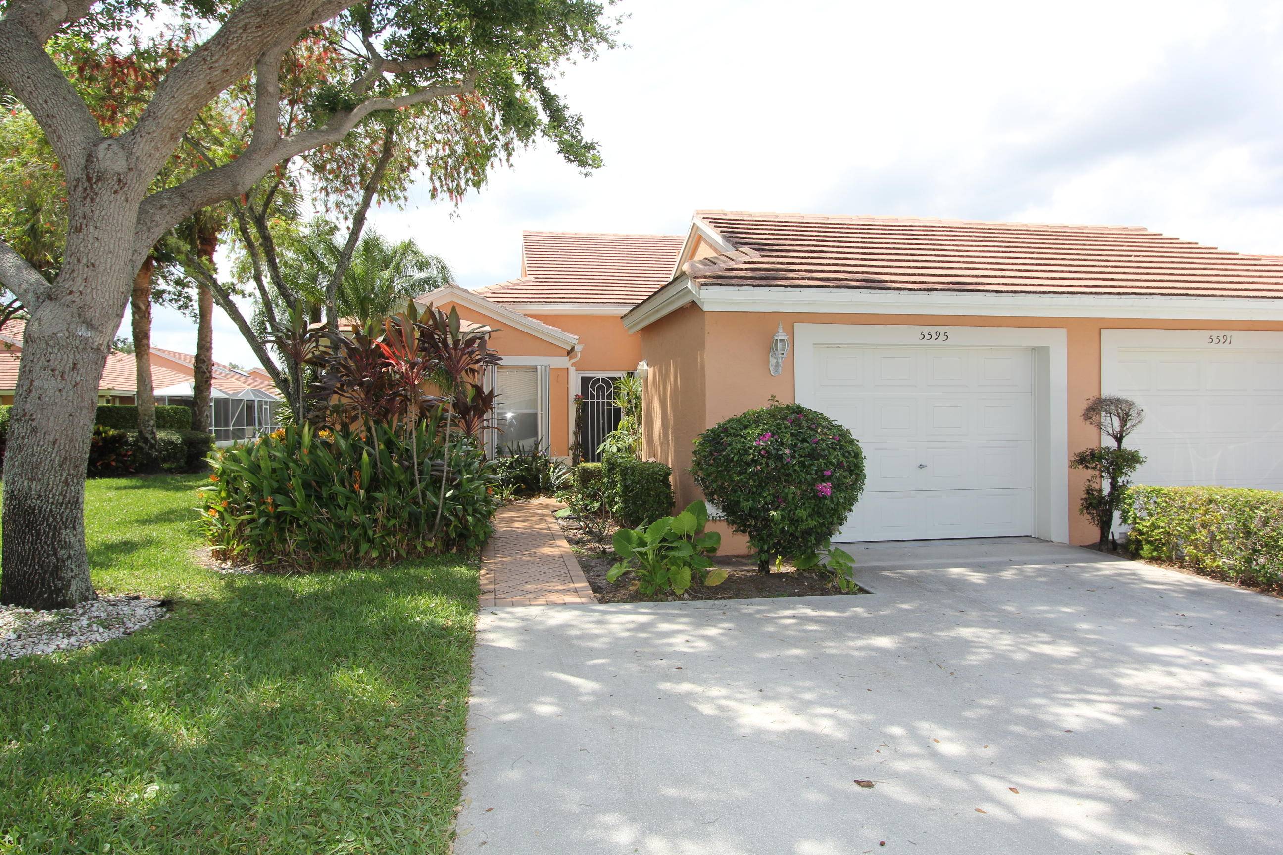 Boynton Beach, FL 33437,5595 Royal Lake CIR