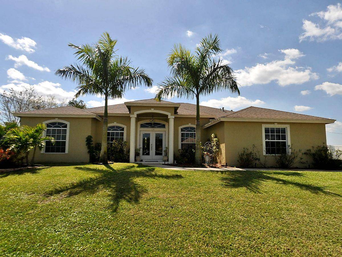 Port Saint Lucie, FL 34983,334 SW Aster RD