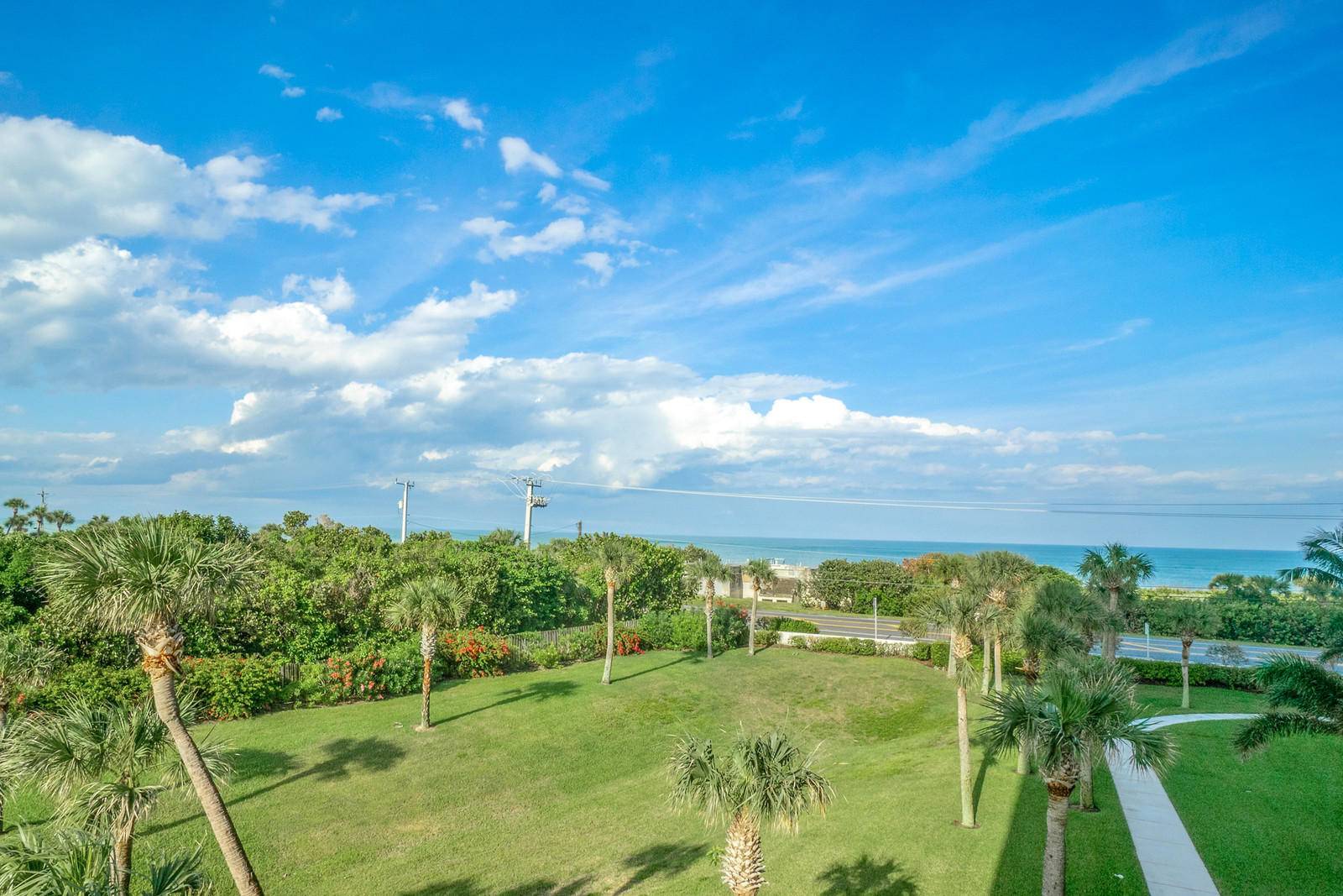 Fort Pierce, FL 34949,5051 N Hwy A1a 4-6