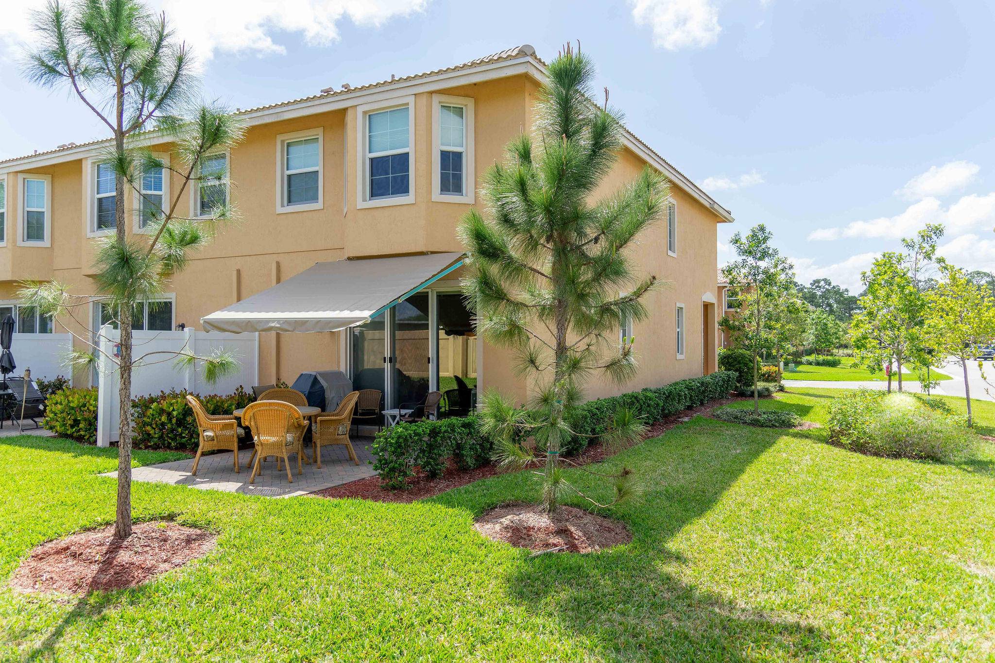 Lake Worth, FL 33463,5841 Monterra Club DR