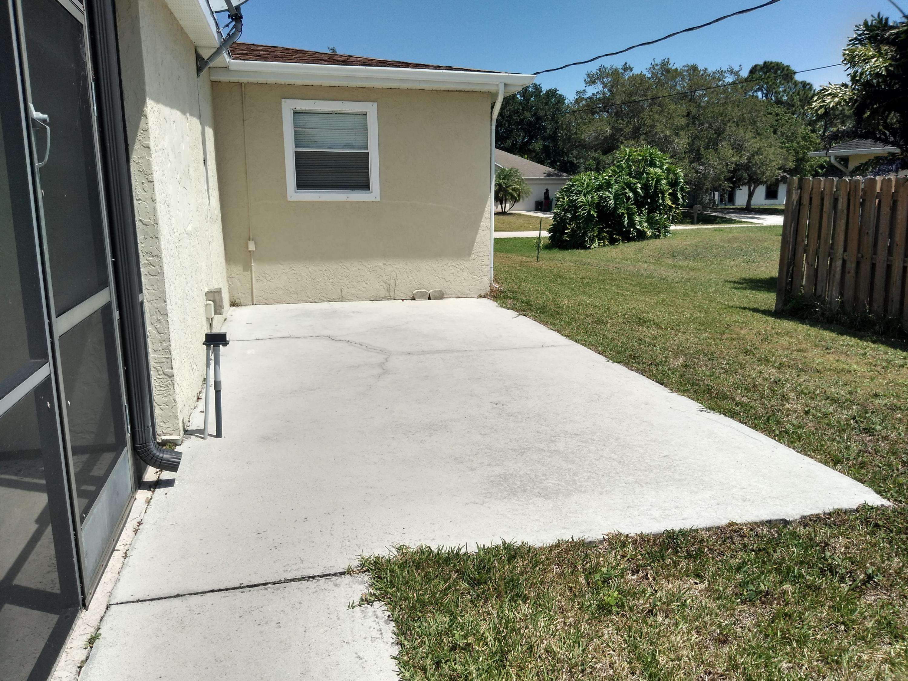 Port Saint Lucie, FL 34953,518 SW Ester AVE