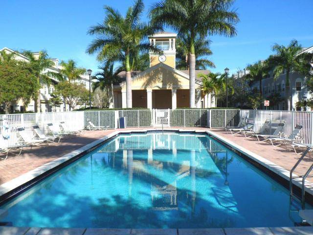 Jupiter, FL 33458,122 W Royal Palm CIR 104