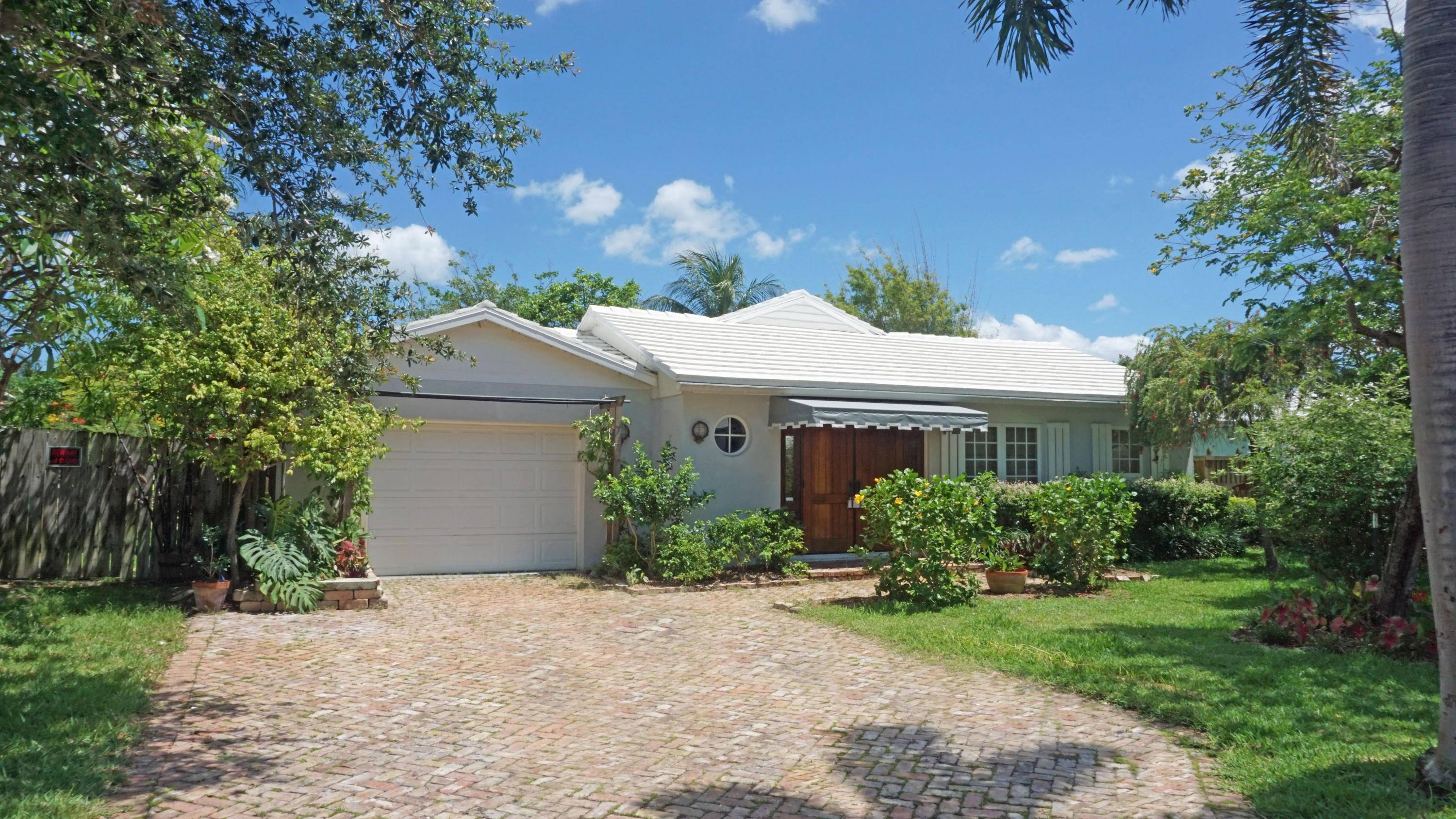 Palm Beach Shores, FL 33404,215 Linda LN