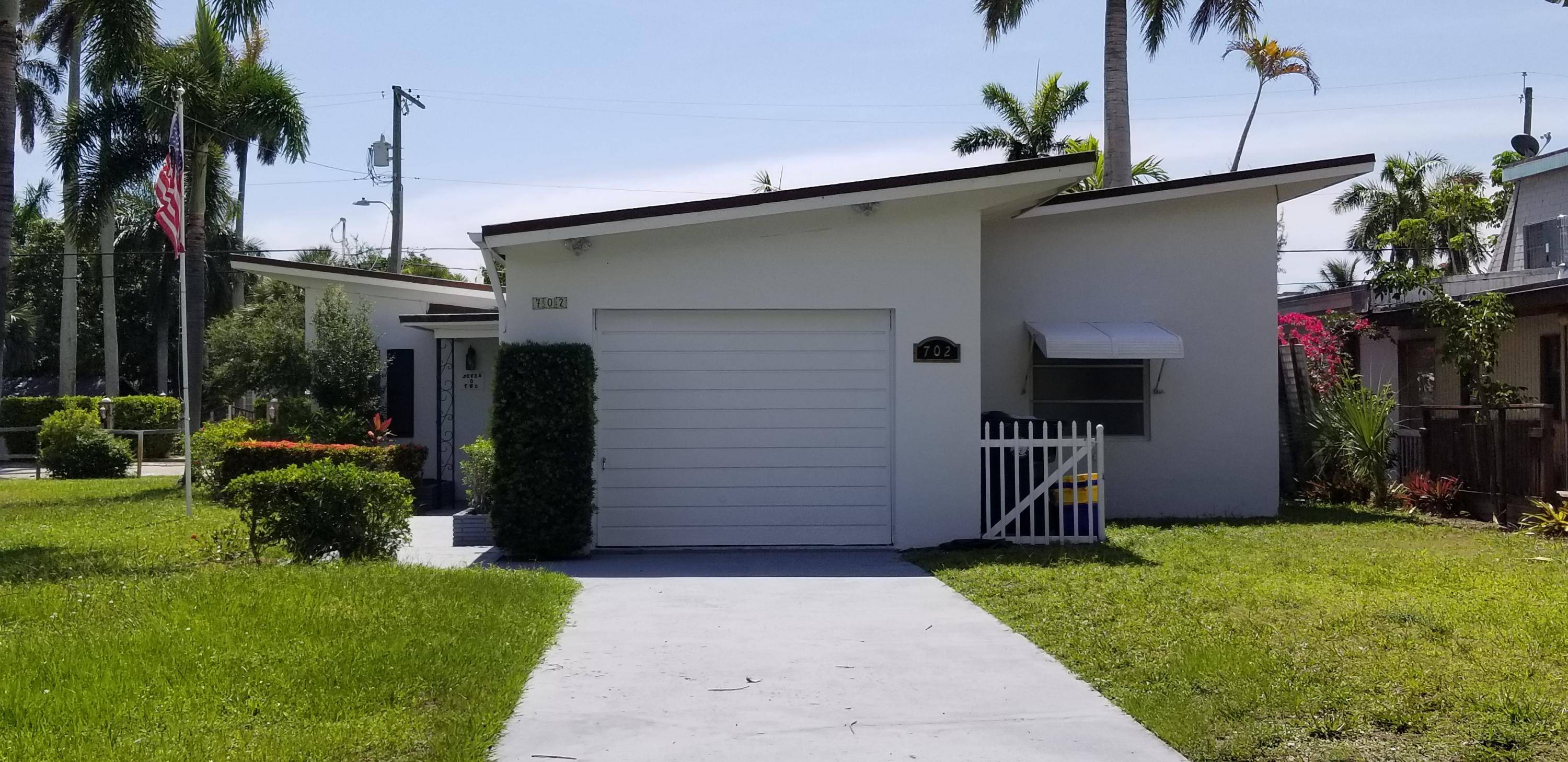 Lake Worth, FL 33460,702 S Palmway