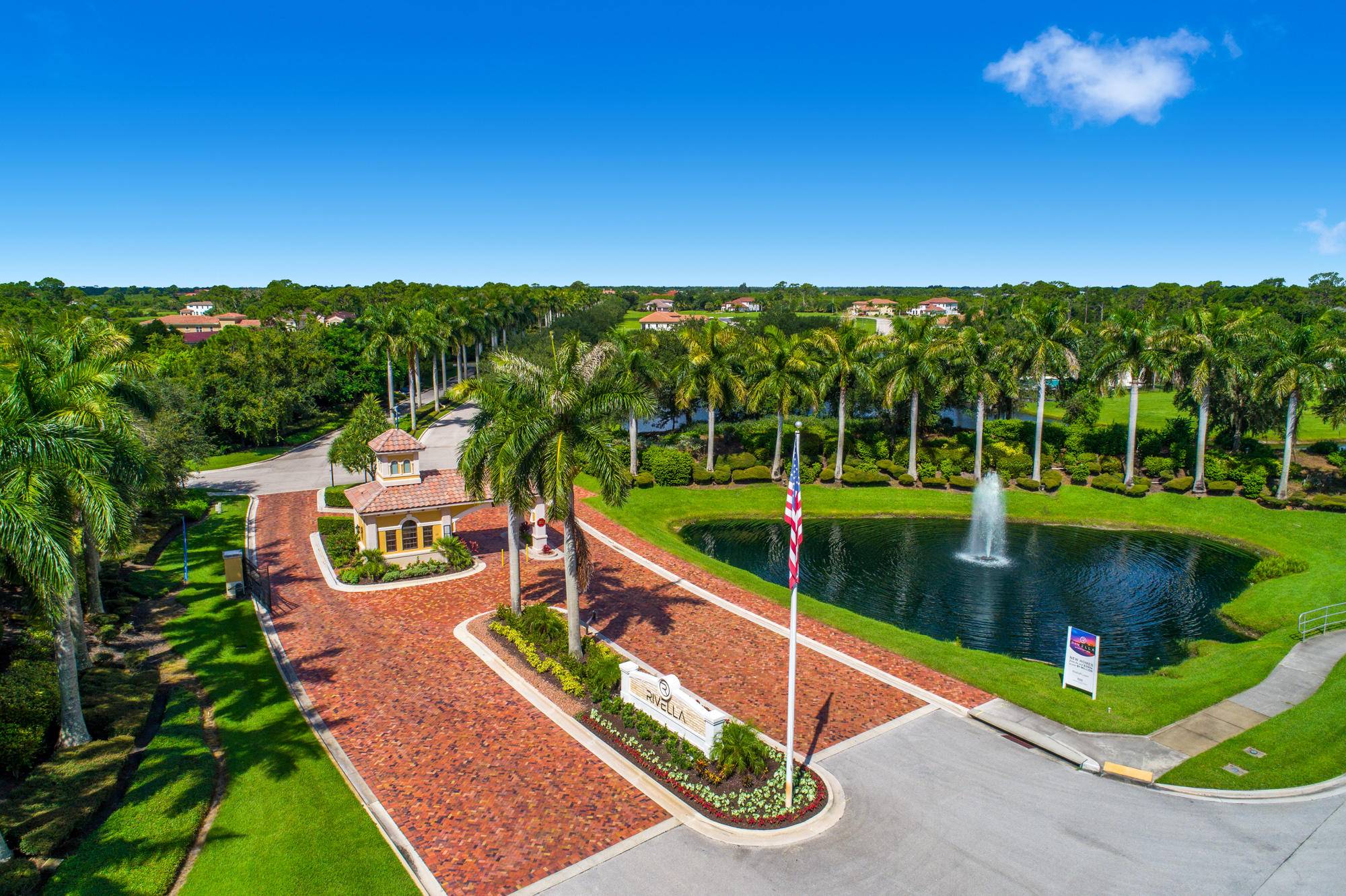 Port Saint Lucie, FL 34953,163 SE Via Lago Garda