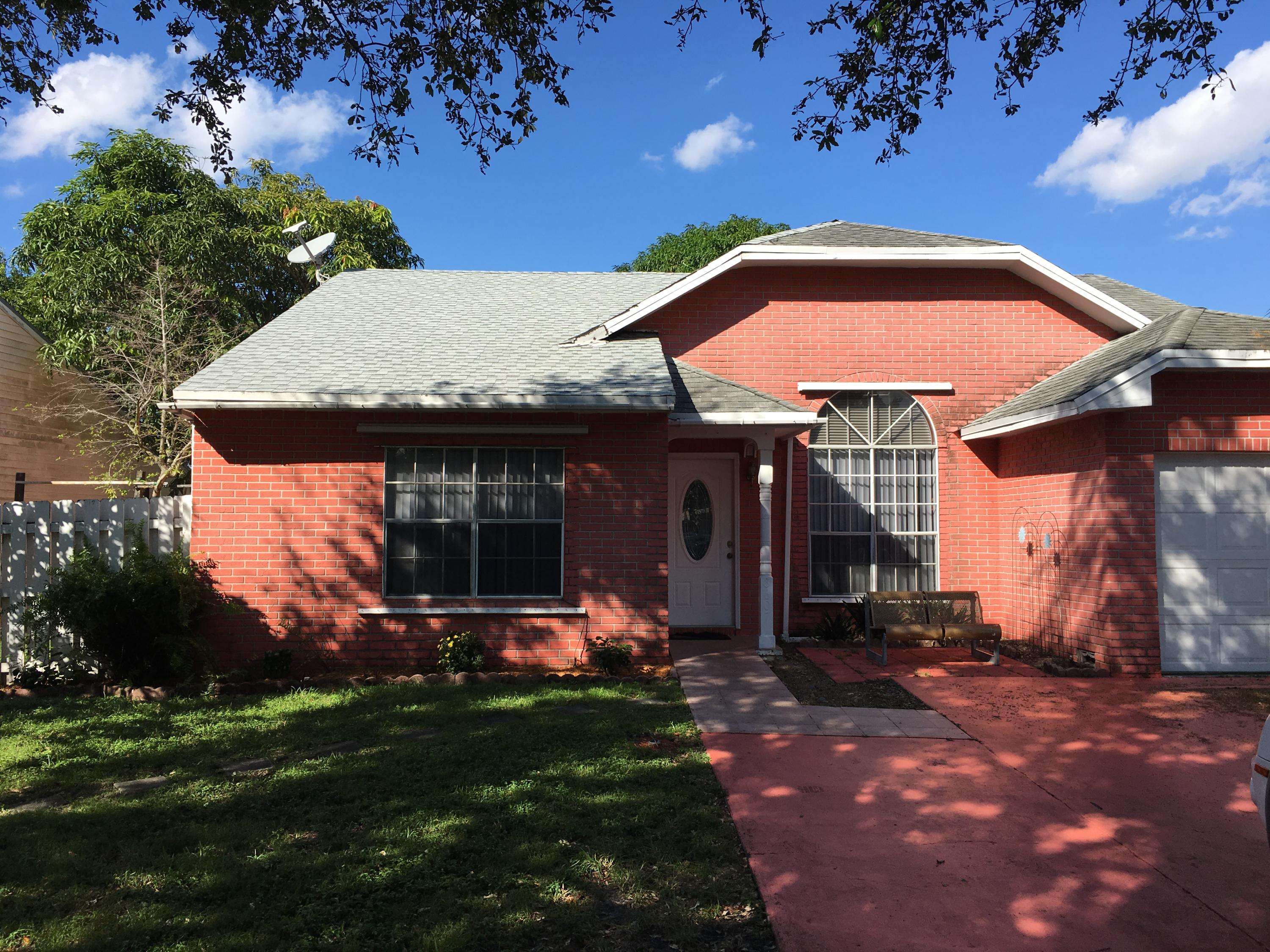 Pembroke Pines, FL 33025,8607 SW 14 ST