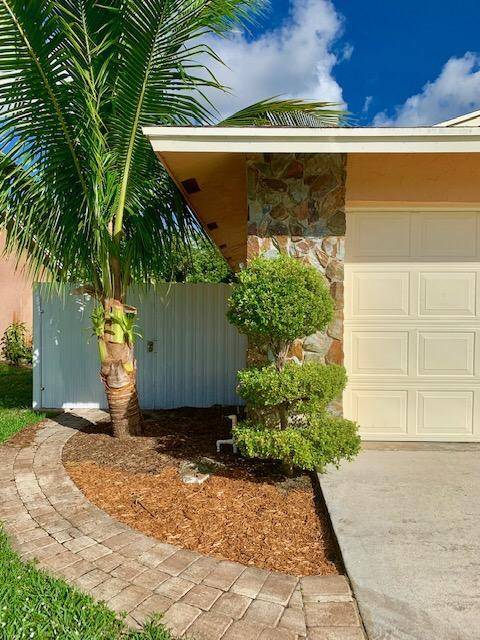 Royal Palm Beach, FL 33411,139 Martin CIR