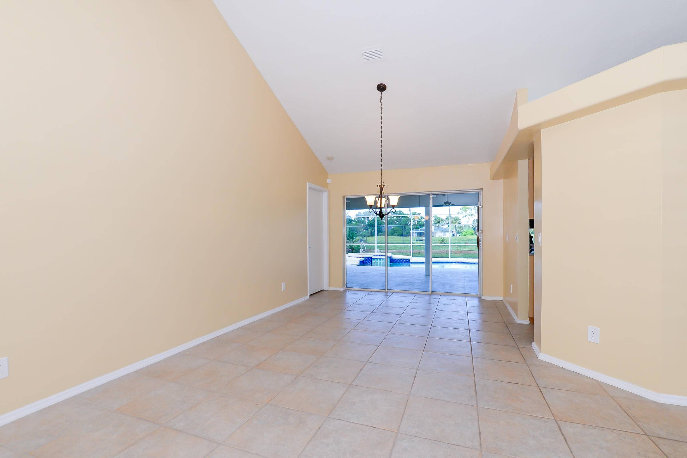 Port Saint Lucie, FL 34953,933 SW Abingdon AVE