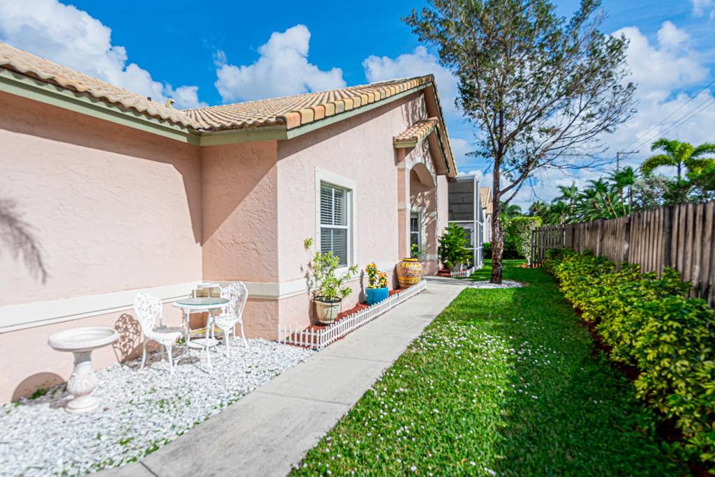 Wellington, FL 33414,1968 W Waterside CT