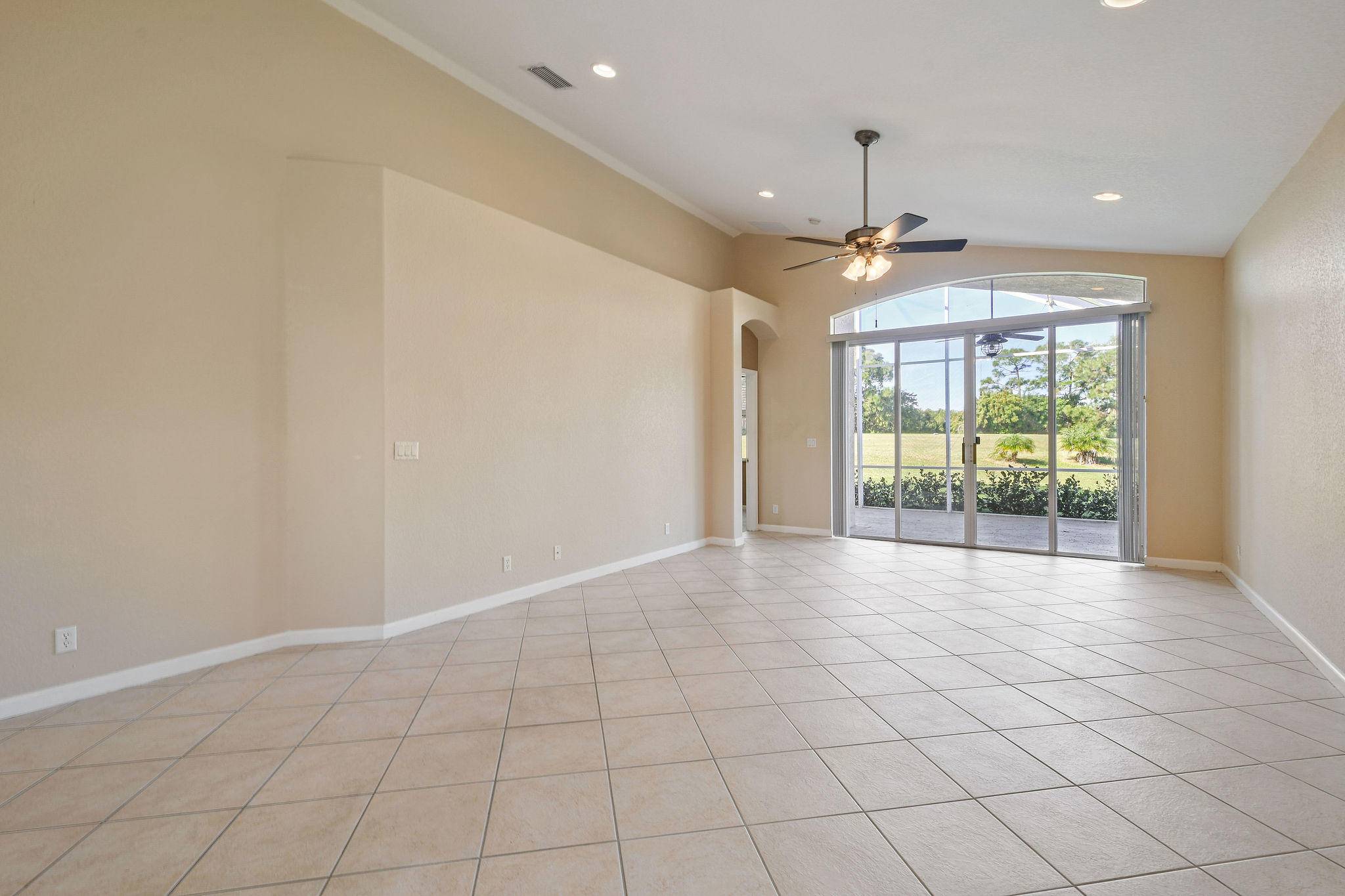 Port Saint Lucie, FL 34983,834 NW Rutherford CT