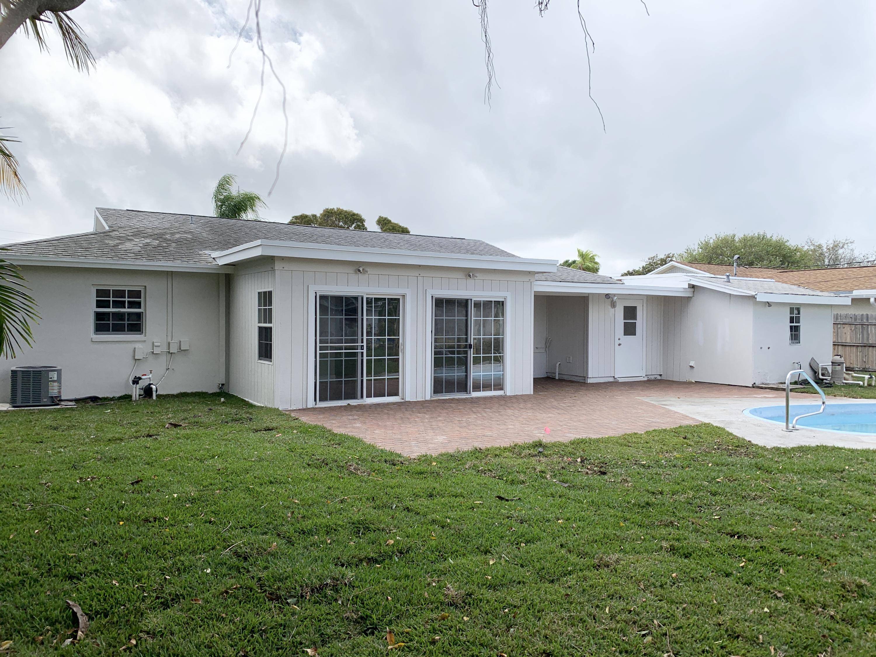 Lantana, FL 33462,1209 W Broward ST