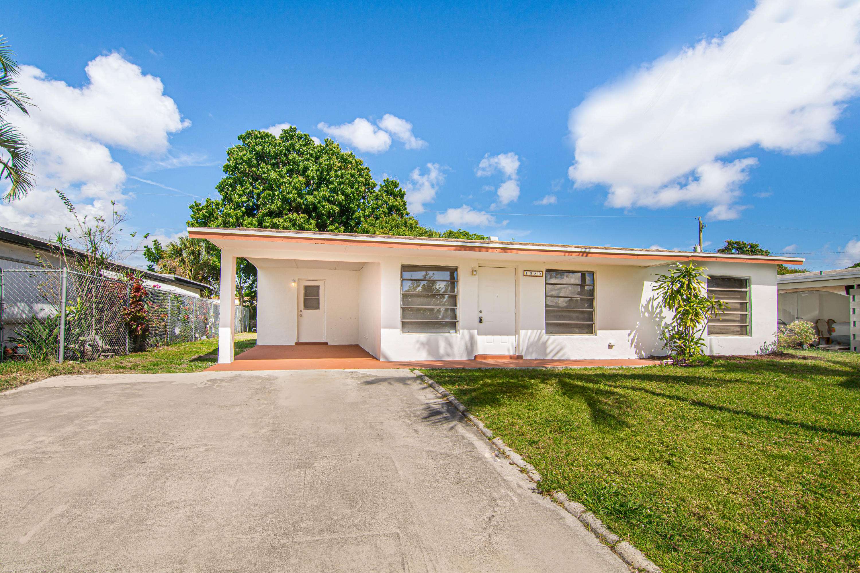 Riviera Beach, FL 33404,1580 W 12th ST