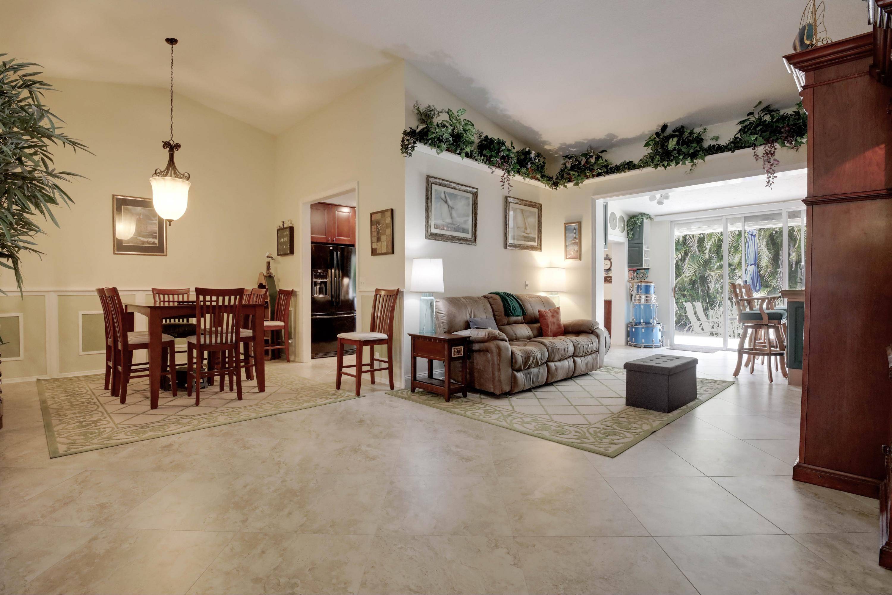 Lake Worth, FL 33467,6993 Peony PL