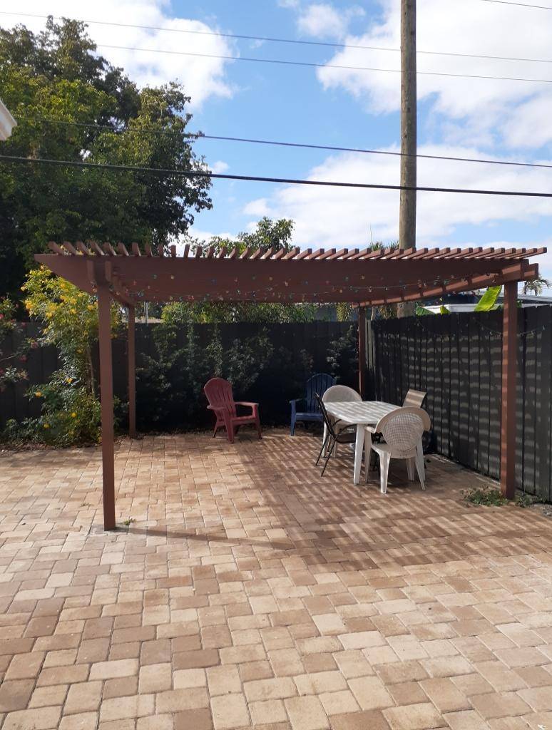 Hollywood, FL 33023,6524 Fletcher ST