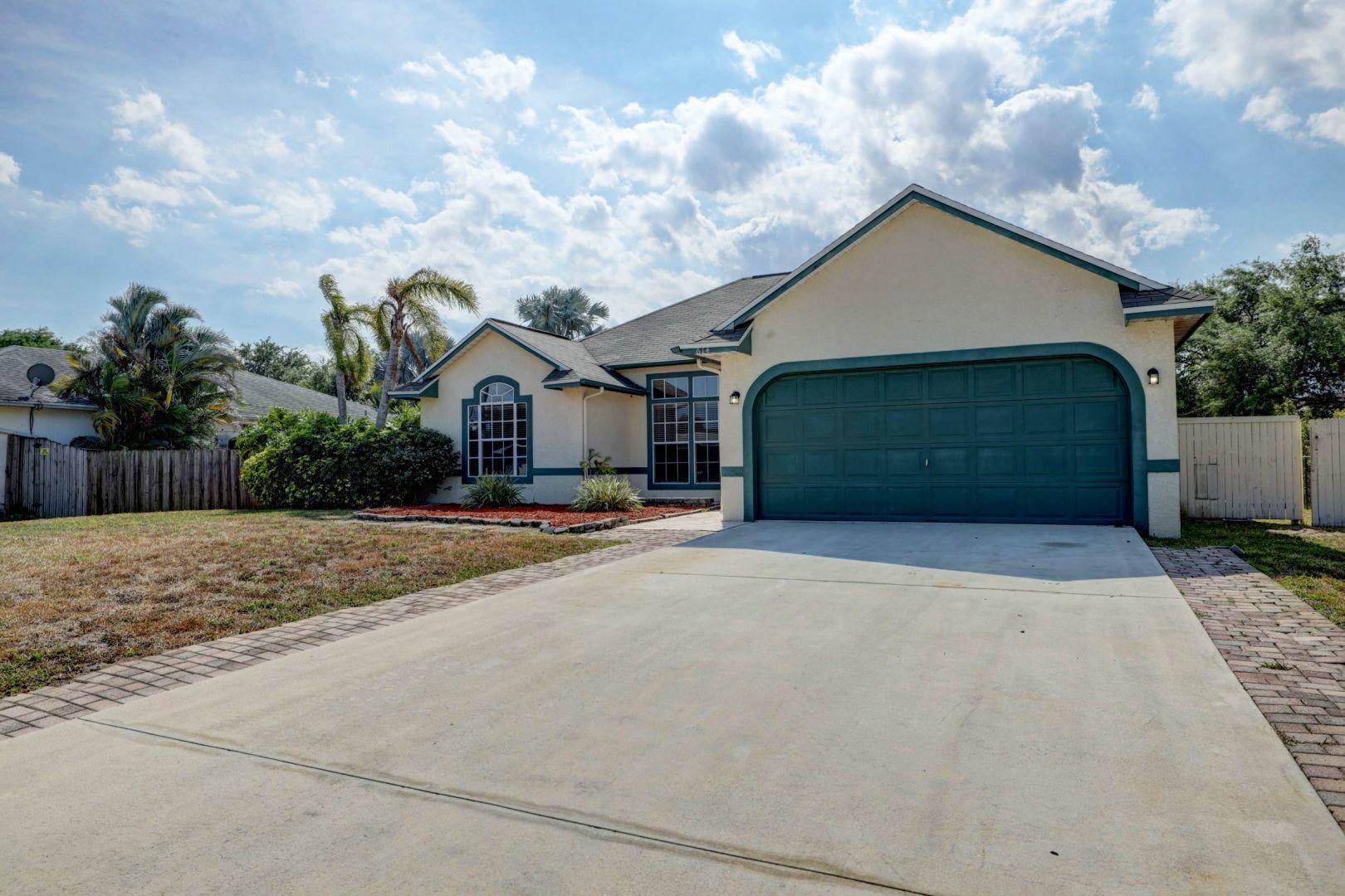 Port Saint Lucie, FL 34983,614 SW Cynthia ST