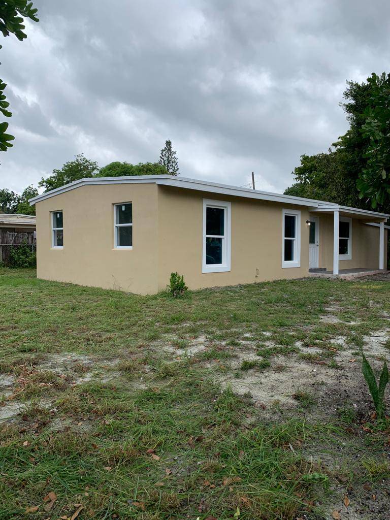 Lantana, FL 33462,490 Ficus Tree DR