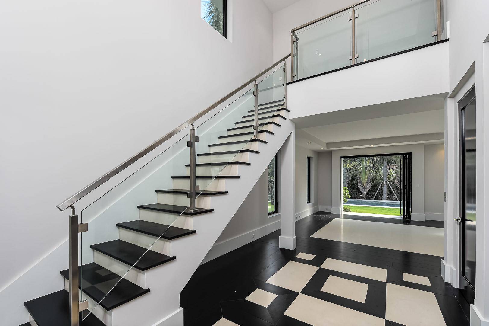 Palm Beach, FL 33480,210 Miraflores DR