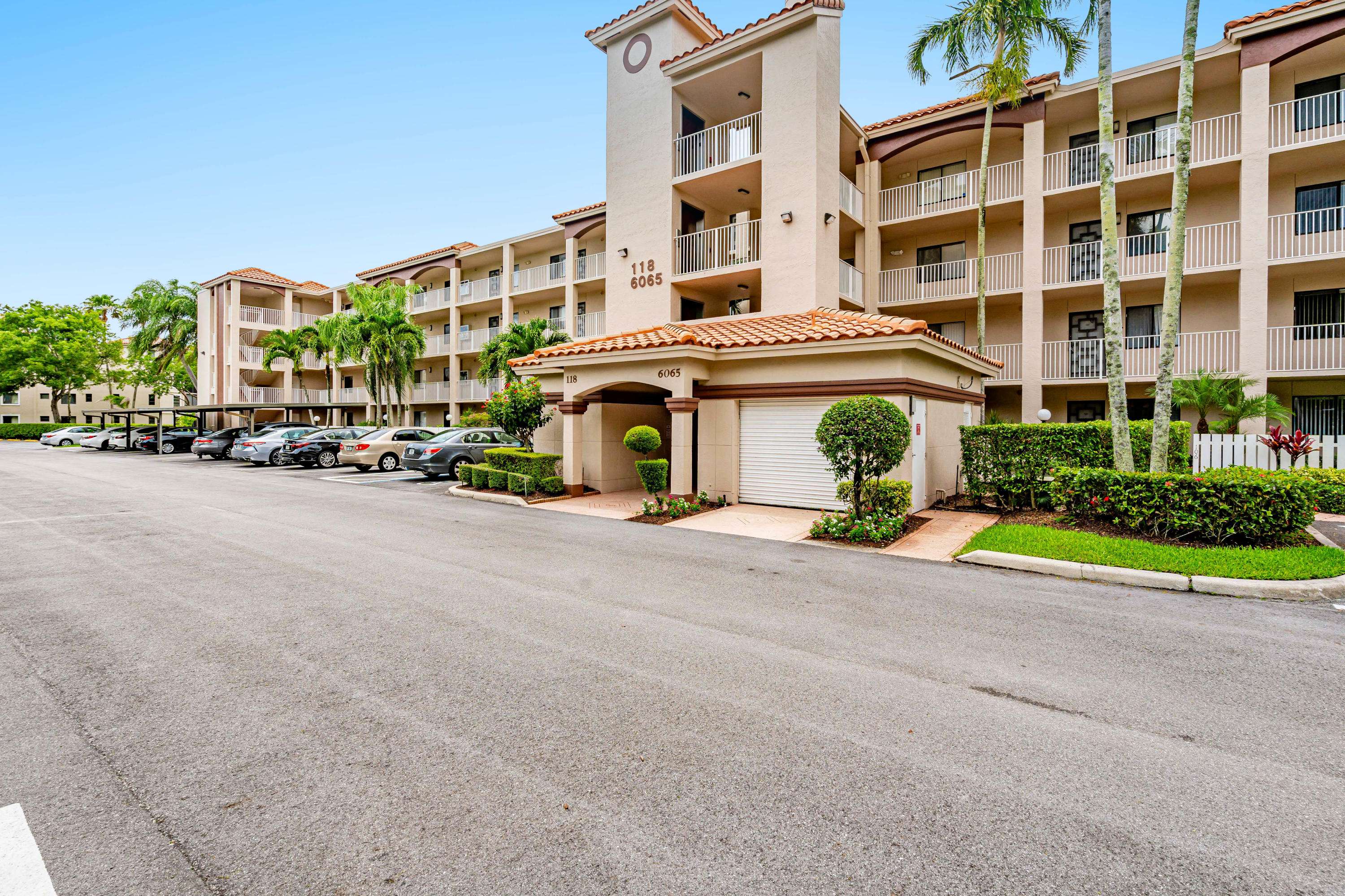 Delray Beach, FL 33484,6065 Pointe Regal CIR 203