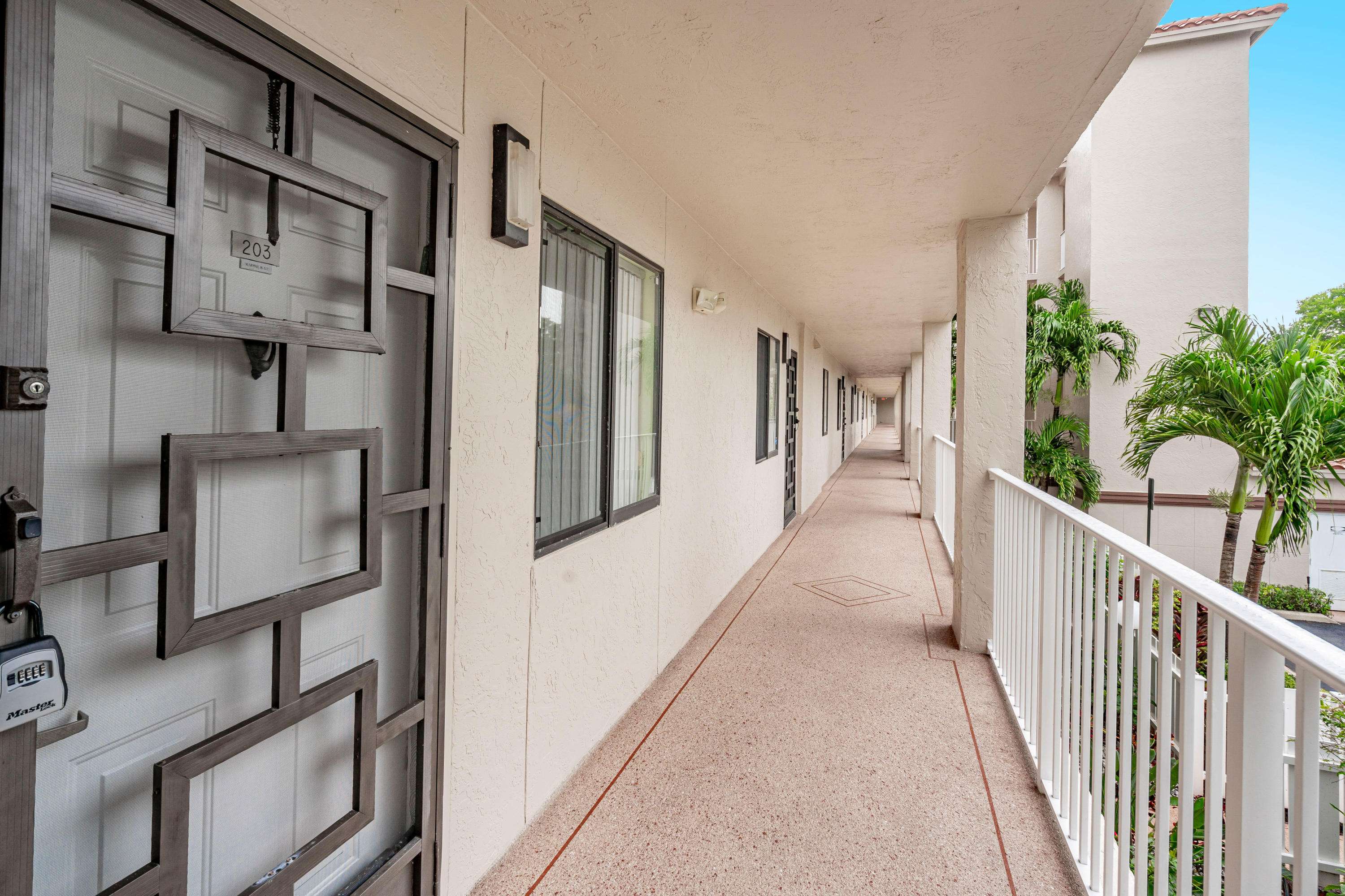 Delray Beach, FL 33484,6065 Pointe Regal CIR 203