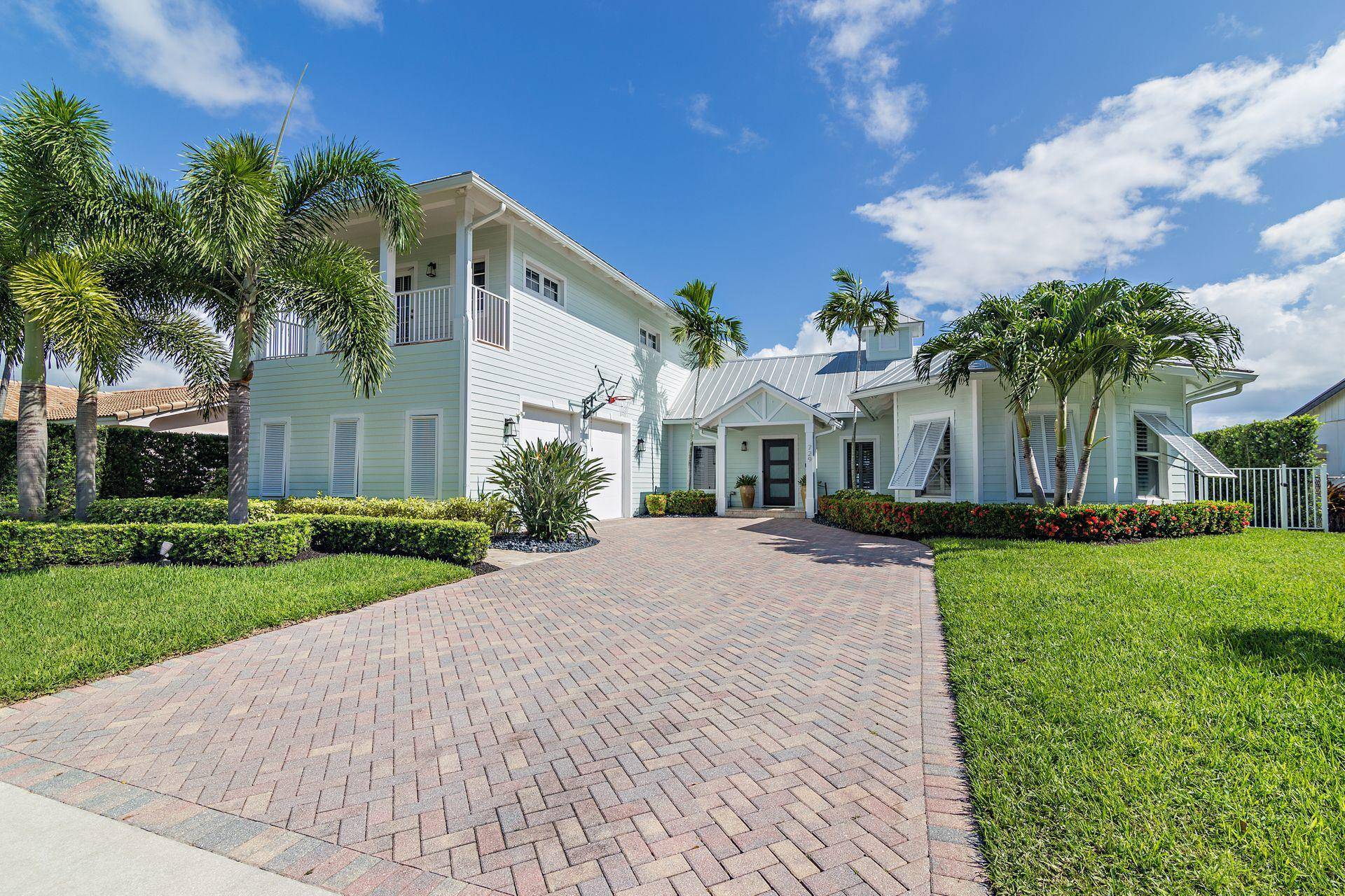 North Palm Beach, FL 33408,729 Robin WAY