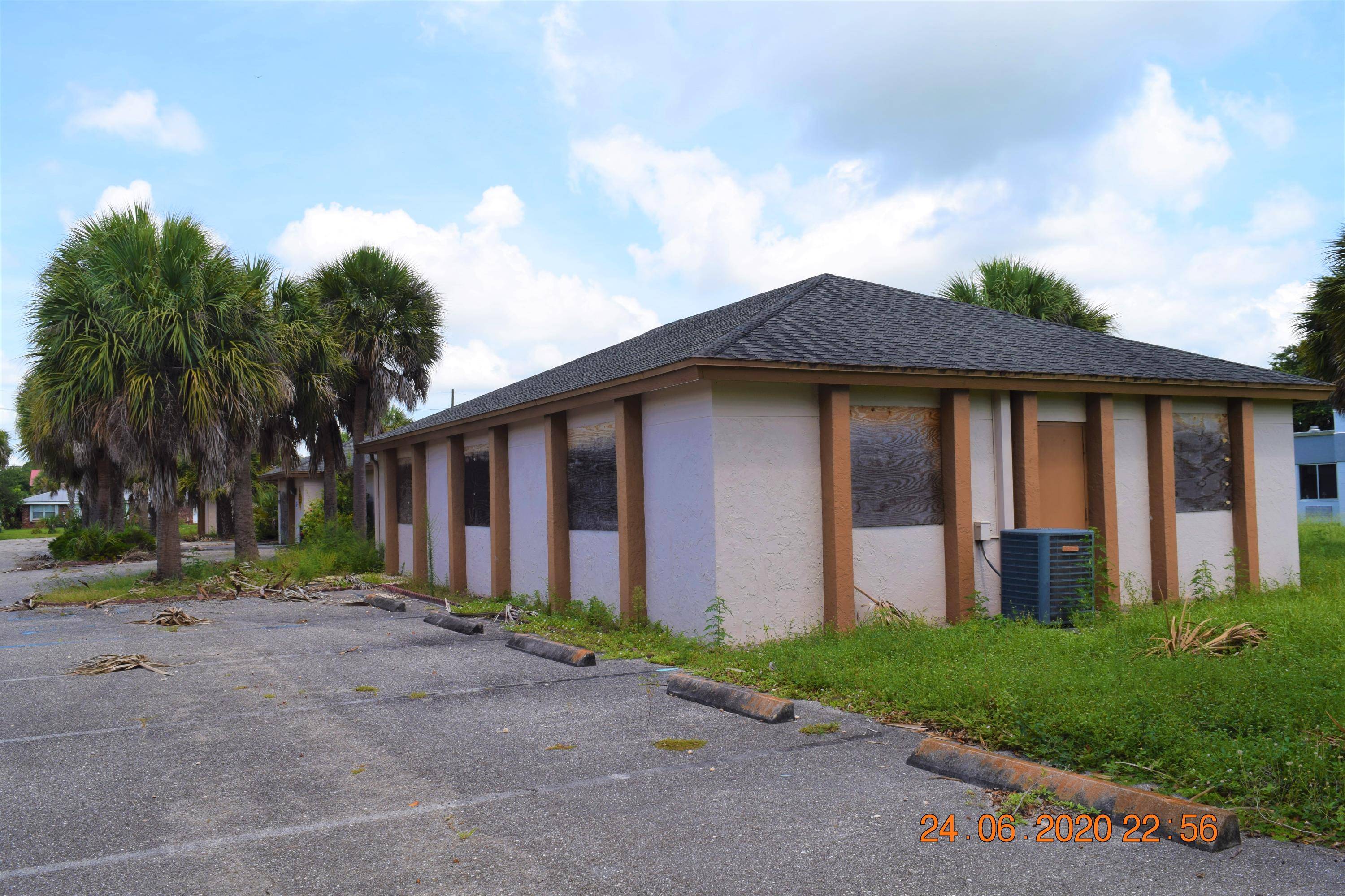 Clewiston, FL 33440,601 W Alverdez AVE