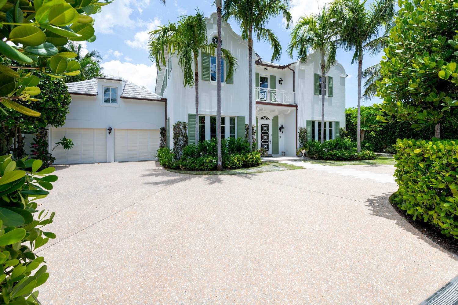 Palm Beach, FL 33480,119 E Inlet DR