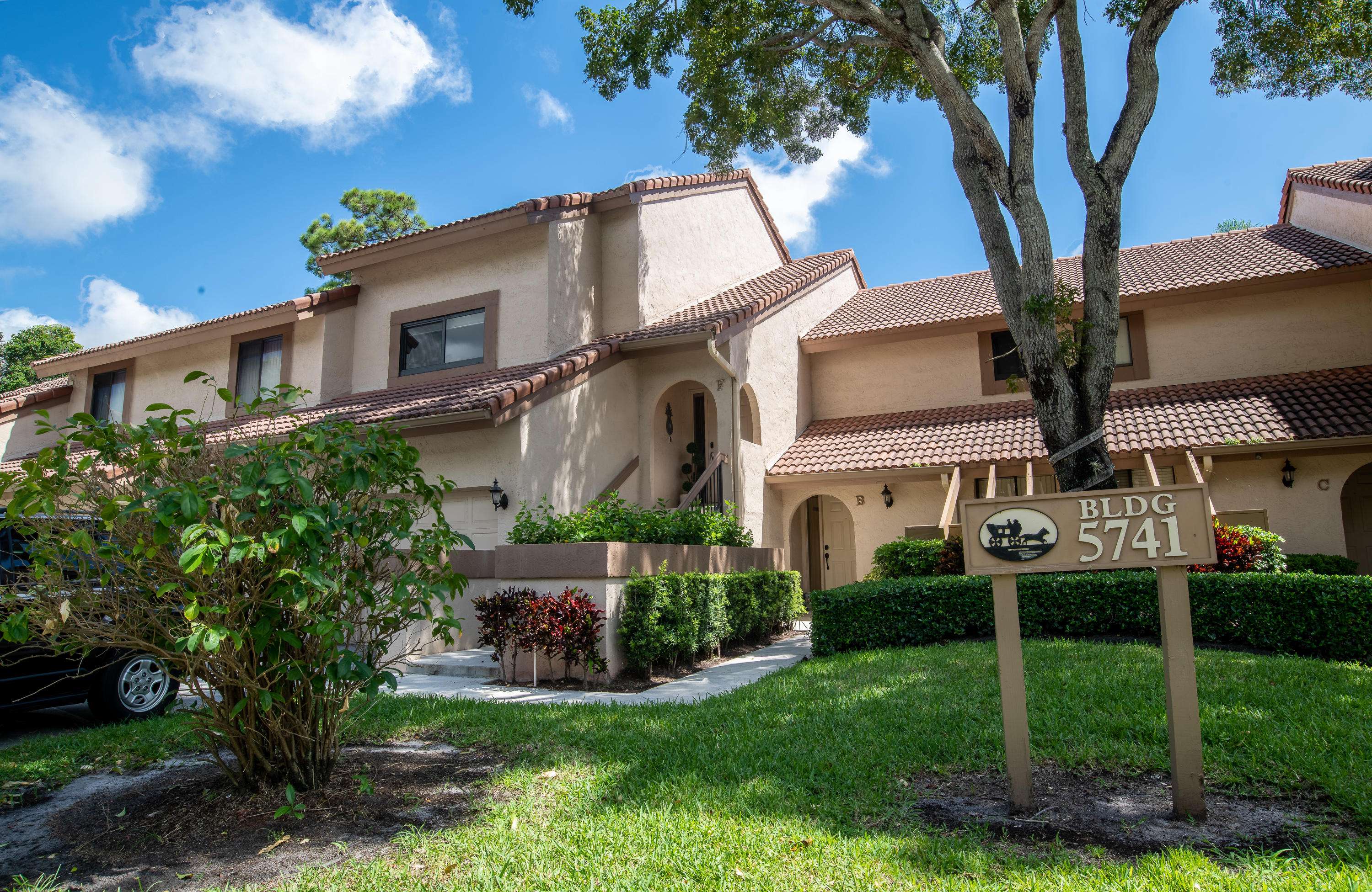 Boca Raton, FL 33486,5741 Coach House CIR F