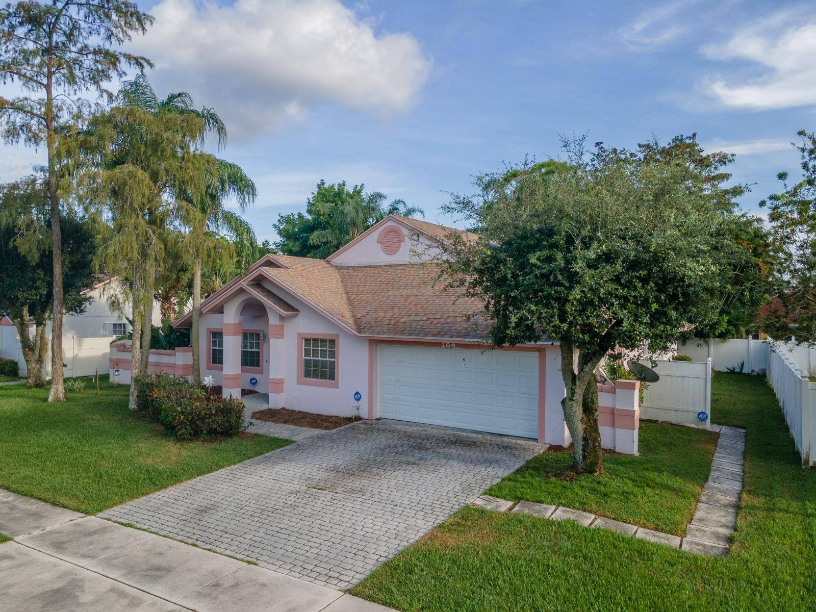 Royal Palm Beach, FL 33411,108 Hemingway CT