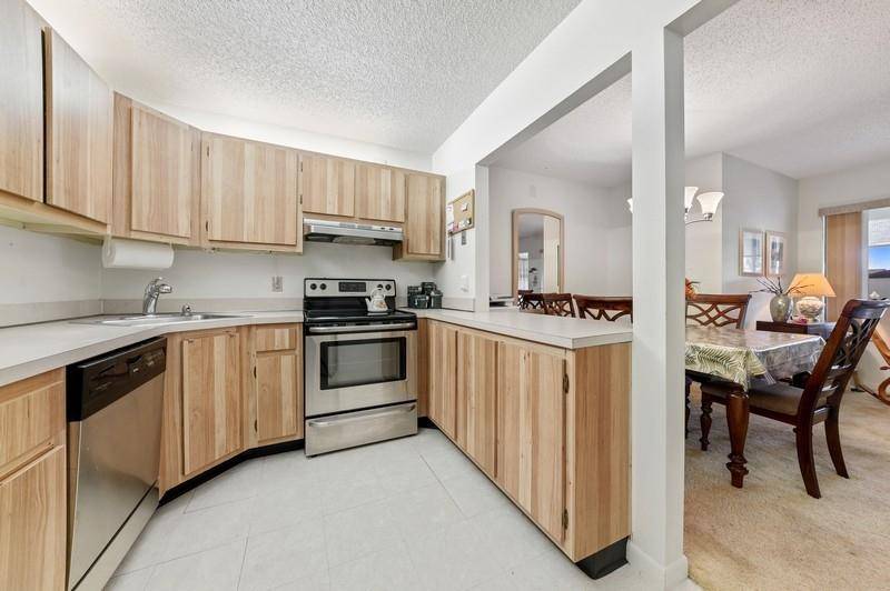 Greenacres, FL 33463,324 Knotty Pine CIR A2