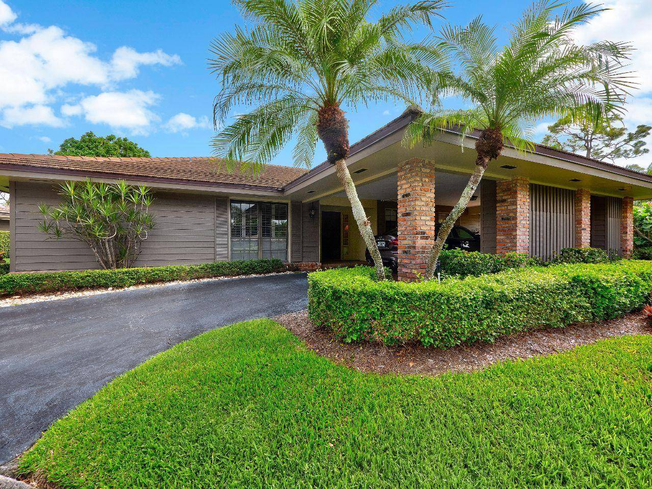 Atlantis, FL 33462,636 Cypress Key CIR