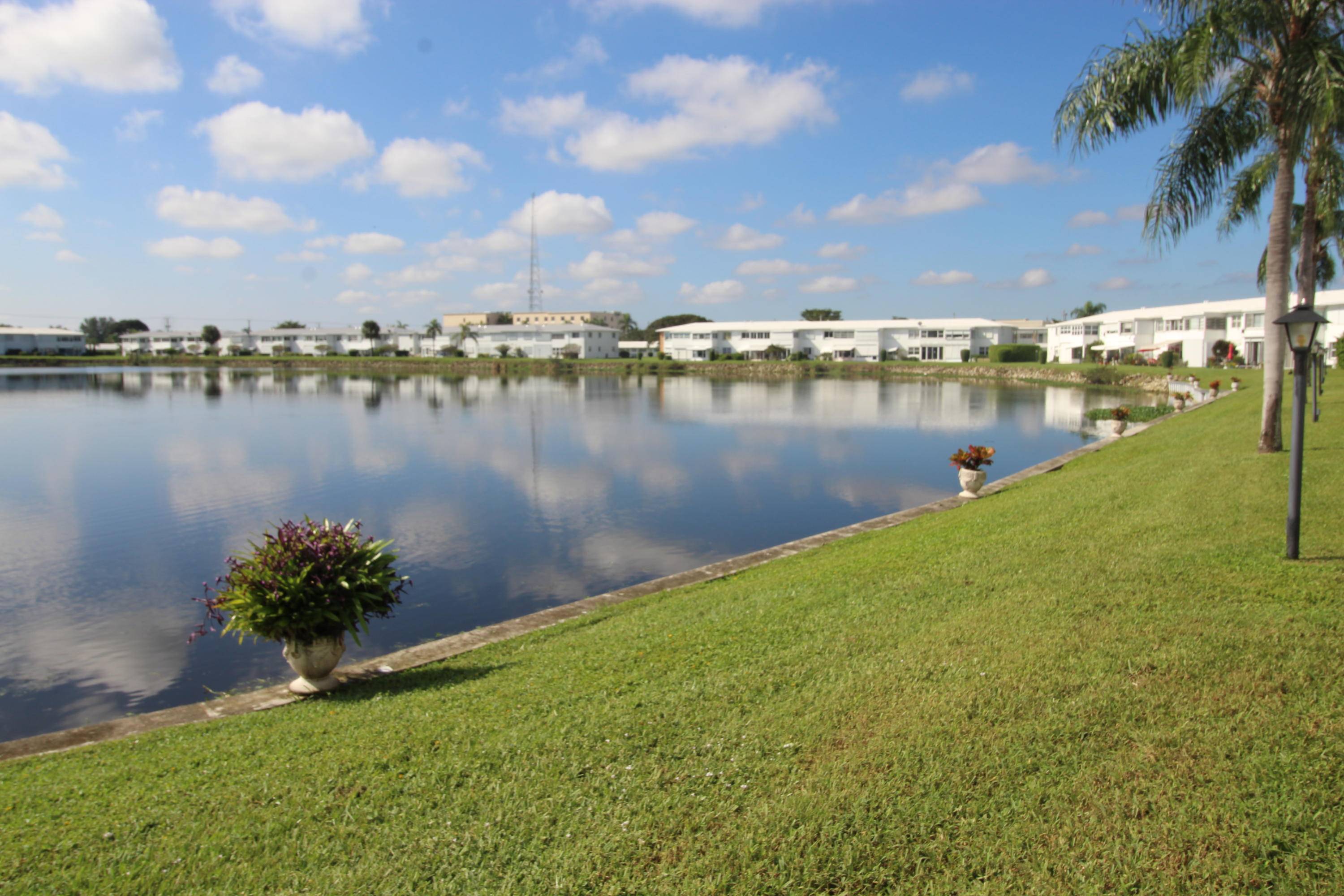 Boynton Beach, FL 33426,1114 Lake TER 111