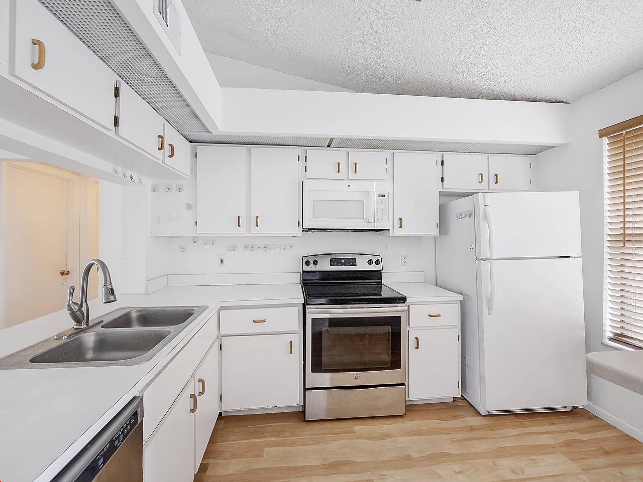 Palm Beach Gardens, FL 33418,6928 Briarlake CIR 202