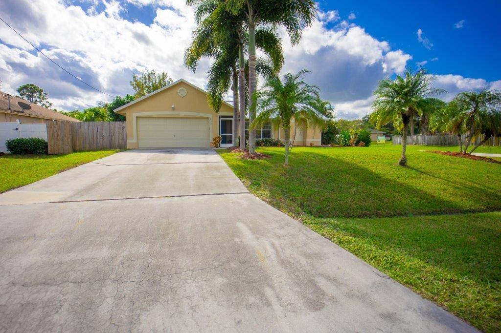 Port Saint Lucie, FL 34953,634 SW Sansom LN